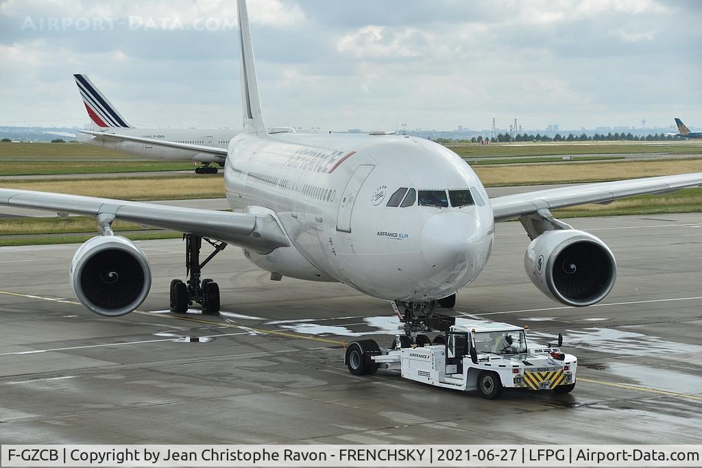 F-GZCB, 2001 Airbus A330-203 C/N 443, AF860 to LOME LFW