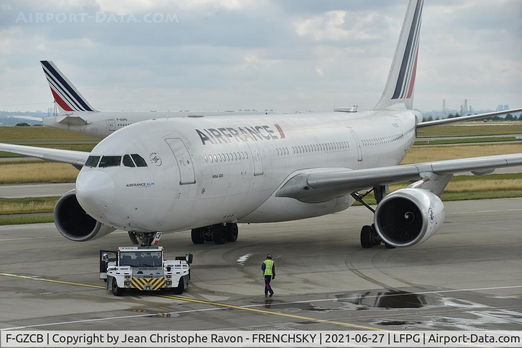 F-GZCB, 2001 Airbus A330-203 C/N 443, AF860 to LOME LFW