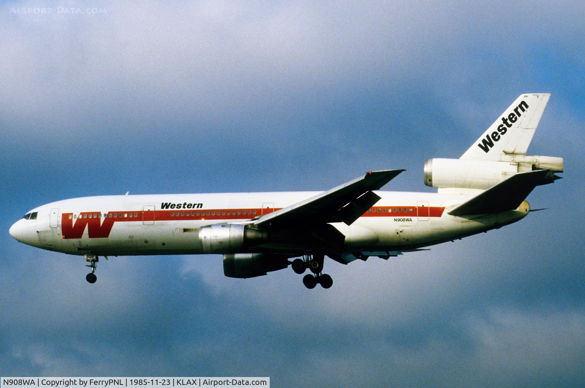 N908WA, 1978 McDonnell Douglas DC-10-10 C/N 46977, Western DC-10-10 landing in LAX