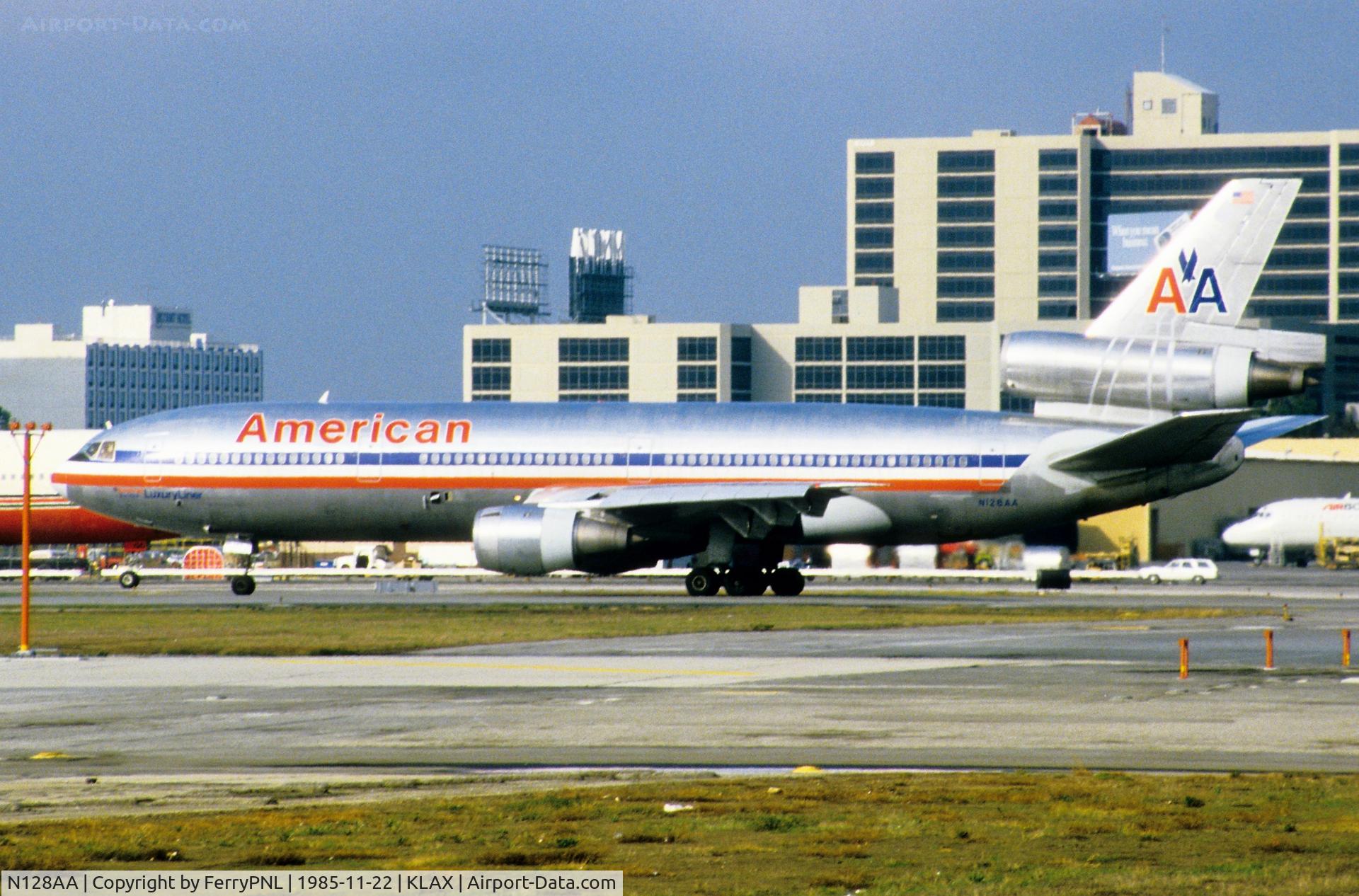N128AA, 1978 McDonnell Douglas MD-10-10F C/N 46984, American DC-10-10 lining-up