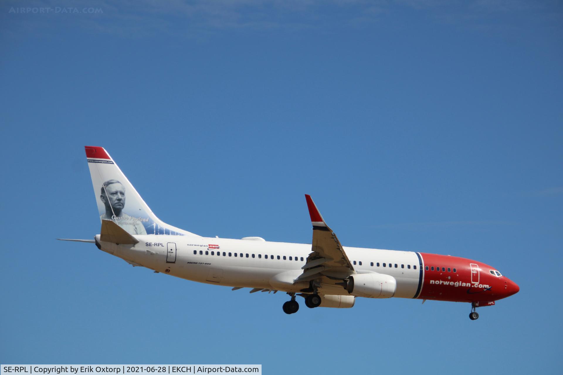SE-RPL, 2016 Boeing 737-8JP C/N 42080, SE-RPL landing rw 22L