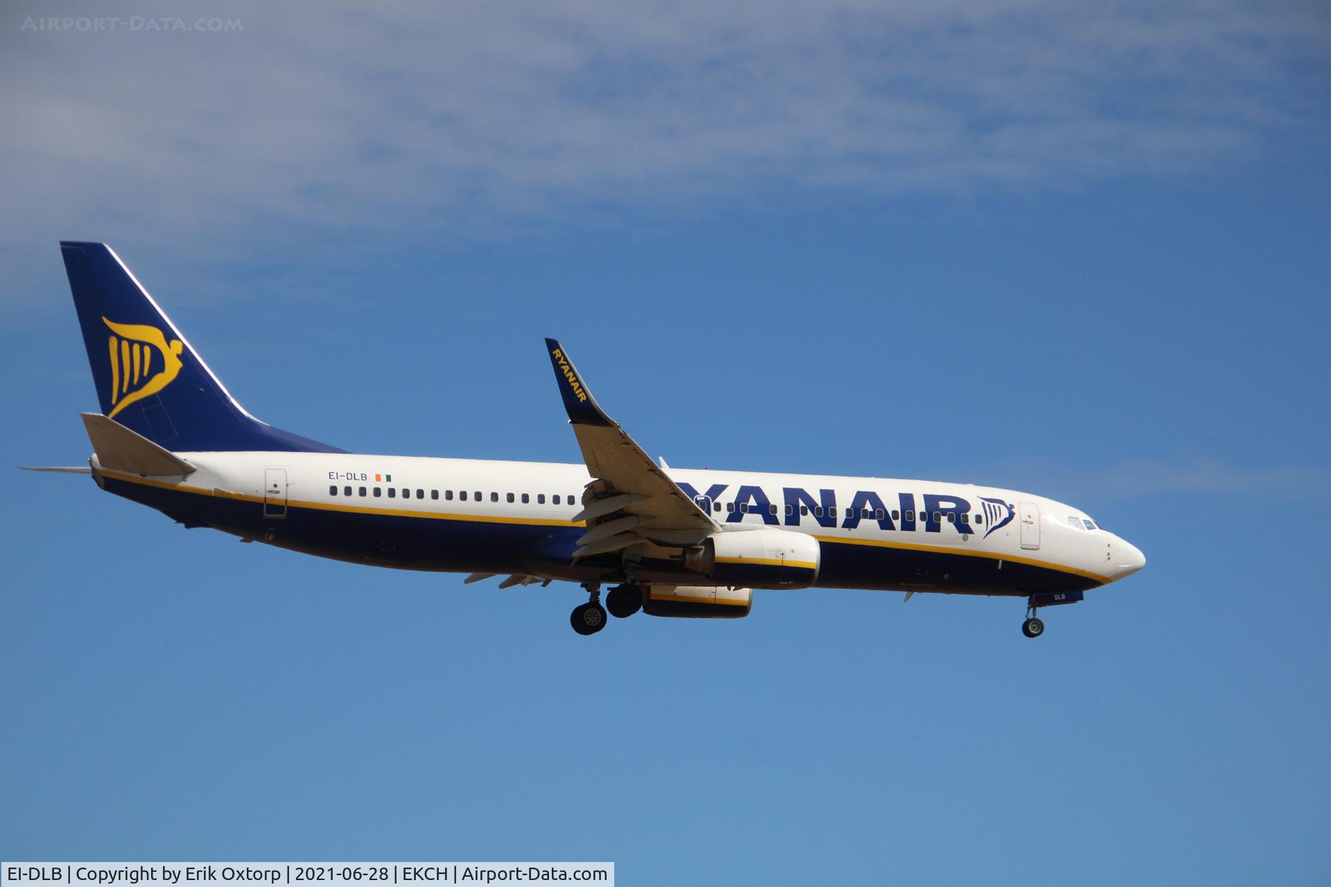 EI-DLB, 2005 Boeing 737-8AS C/N 33584, EI-DLB landing rw 22L