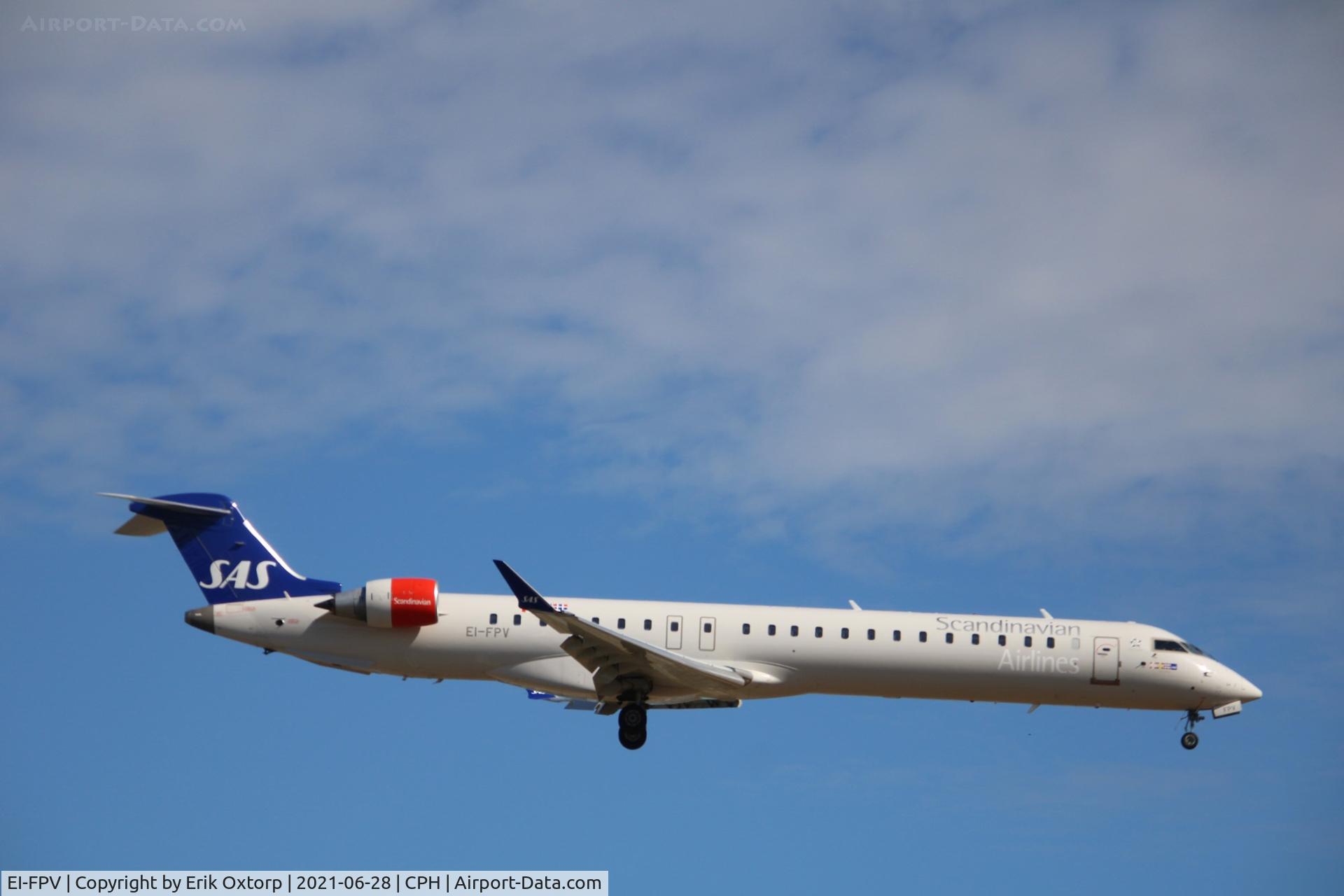 EI-FPV, 2017 Bombardier CRJ-900LR (CL-600-2D24) C/N 15440, EI-FPV landing rw 22L