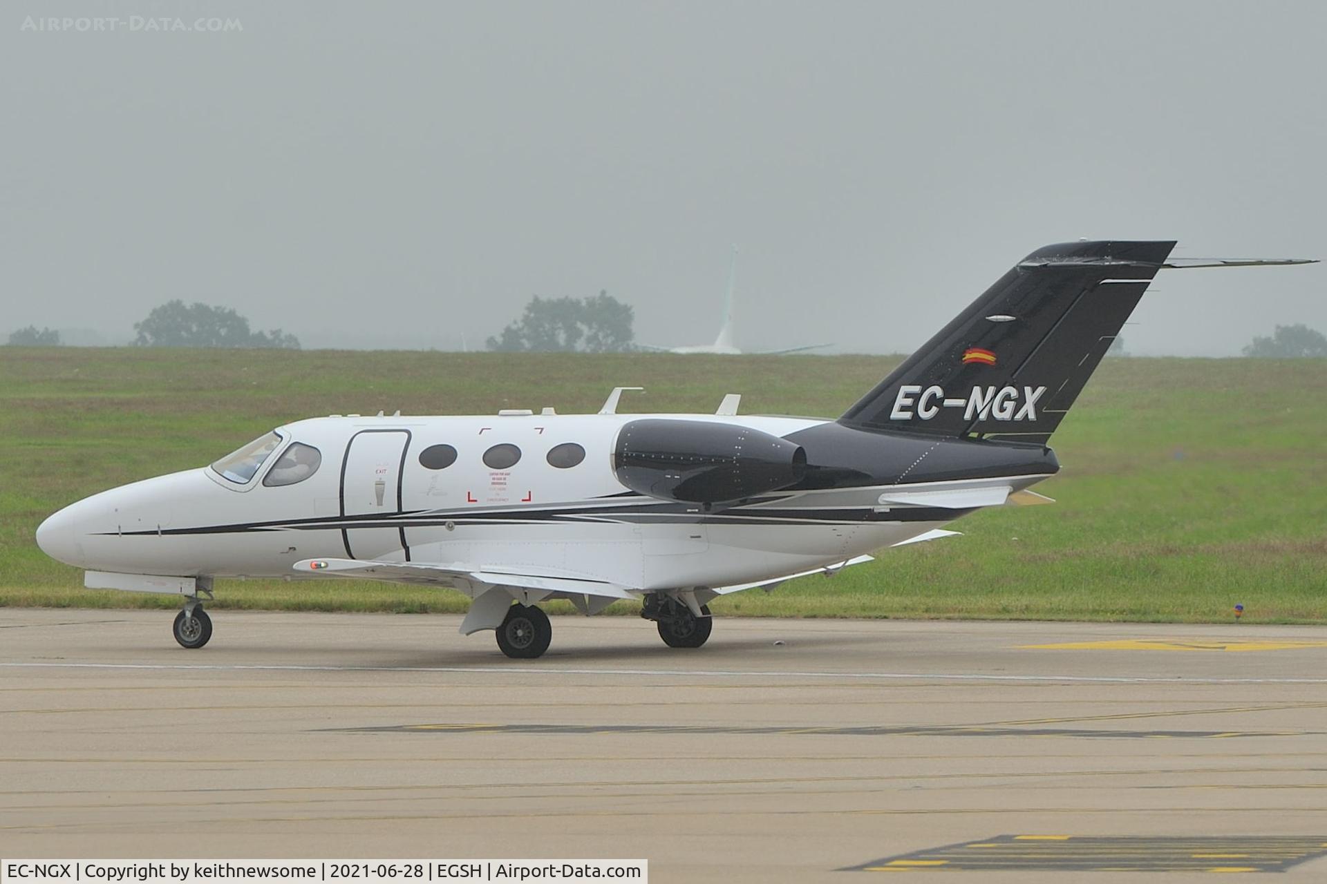EC-NGX, 2009 Cessna 510 Citation Mustang Citation Mustang C/N 510-0190, Arriving at Norwich.