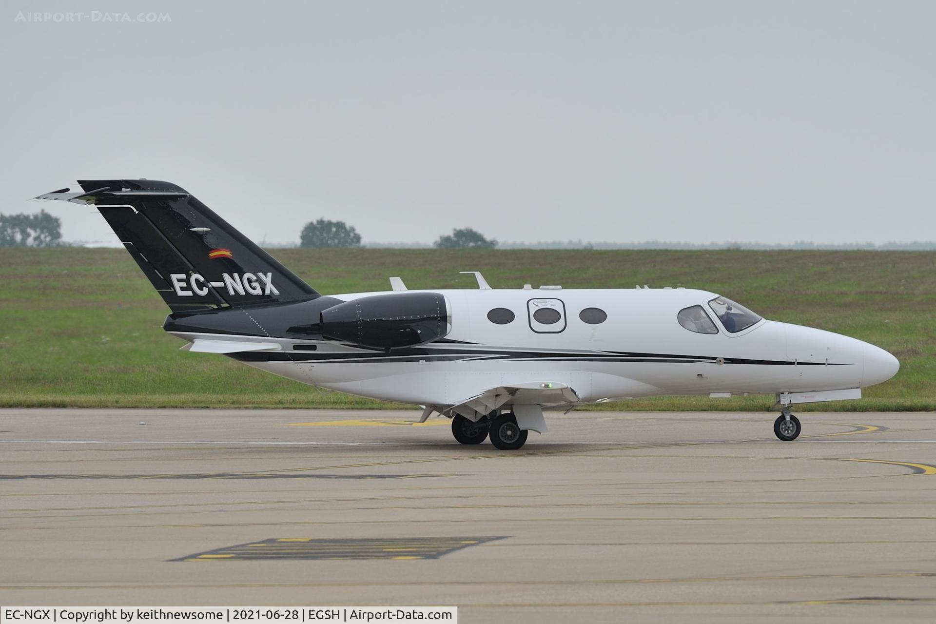 EC-NGX, 2009 Cessna 510 Citation Mustang Citation Mustang C/N 510-0190, Leaving Norwich.