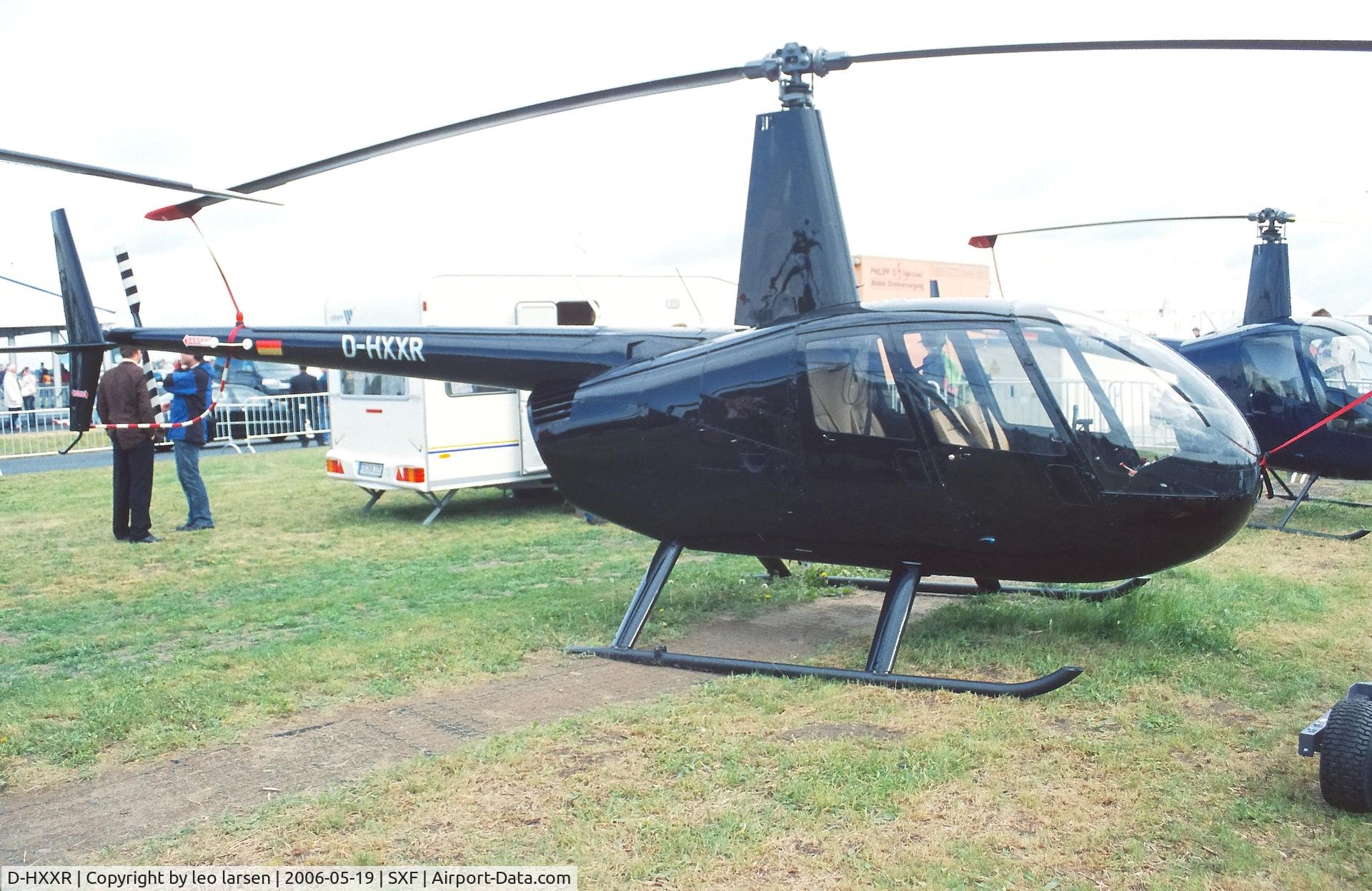 D-HXXR, 2000 Robinson R44  Raven II C/N 10874, Berlin ILA 19.5.2006