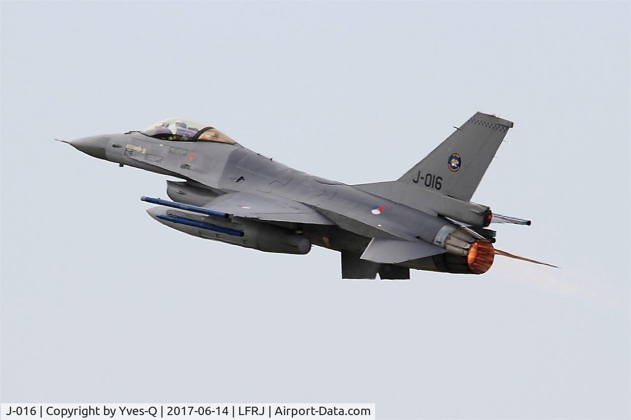 J-016, General Dynamics F-16AM Fighting Falcon C/N 6D-172, General Dynamics F-16AM Fighting Falcon, Take off rwy 26, Landivisiau Naval Air Base (LFRJ) Tiger Meet 2017