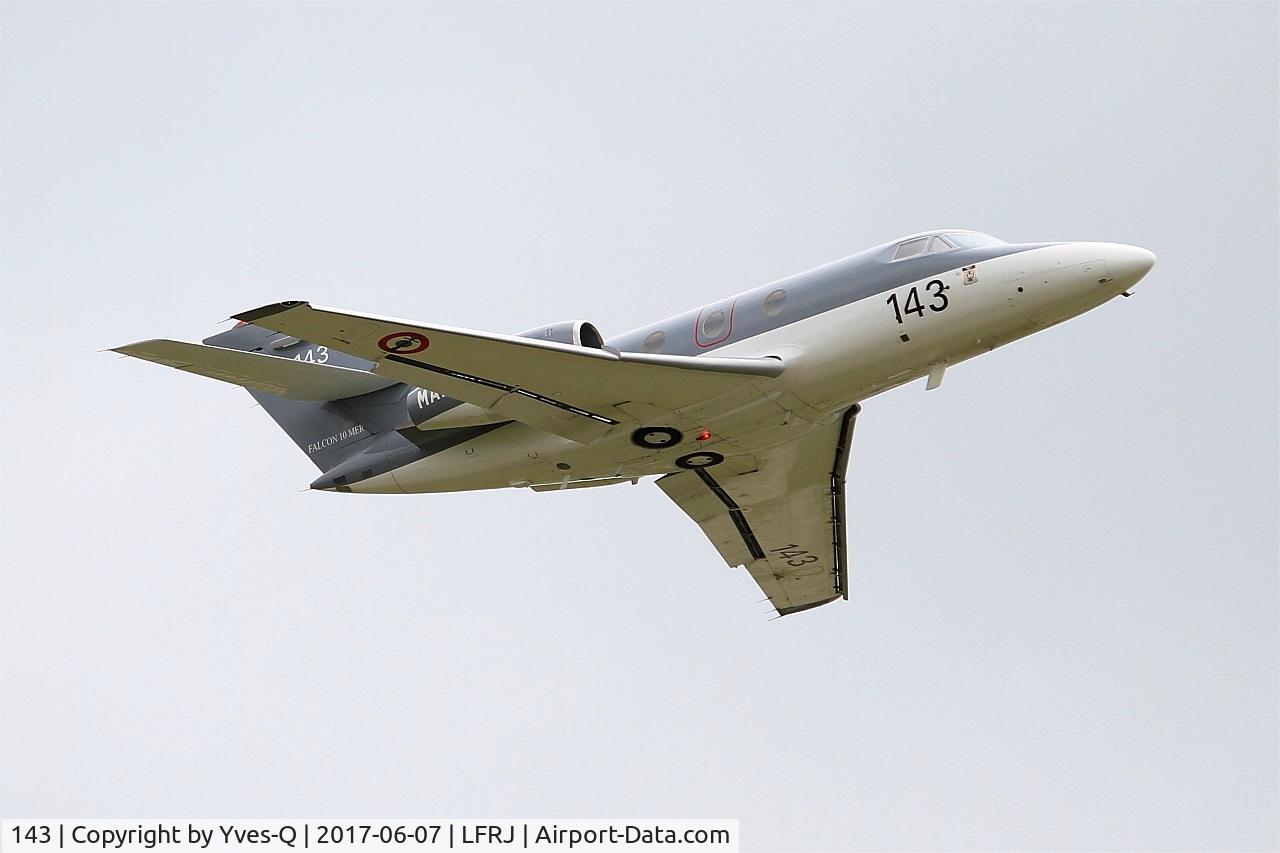 143, 1979 Dassault Falcon 10MER C/N 143, Dassault Falcon 10 MER, Take off rwy 08, Landivisiau naval air base (LFRJ)