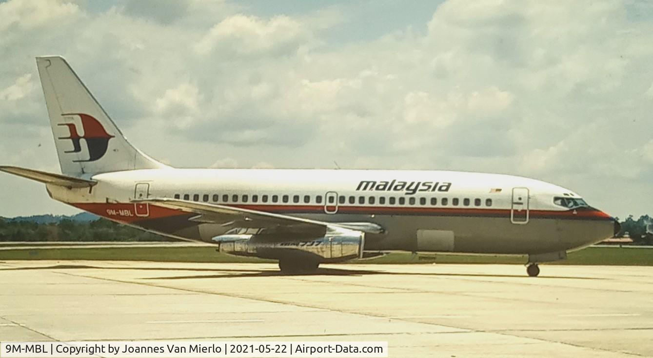 9M-MBL, 1985 Boeing 737-2H6 C/N 23320, scan from slide
