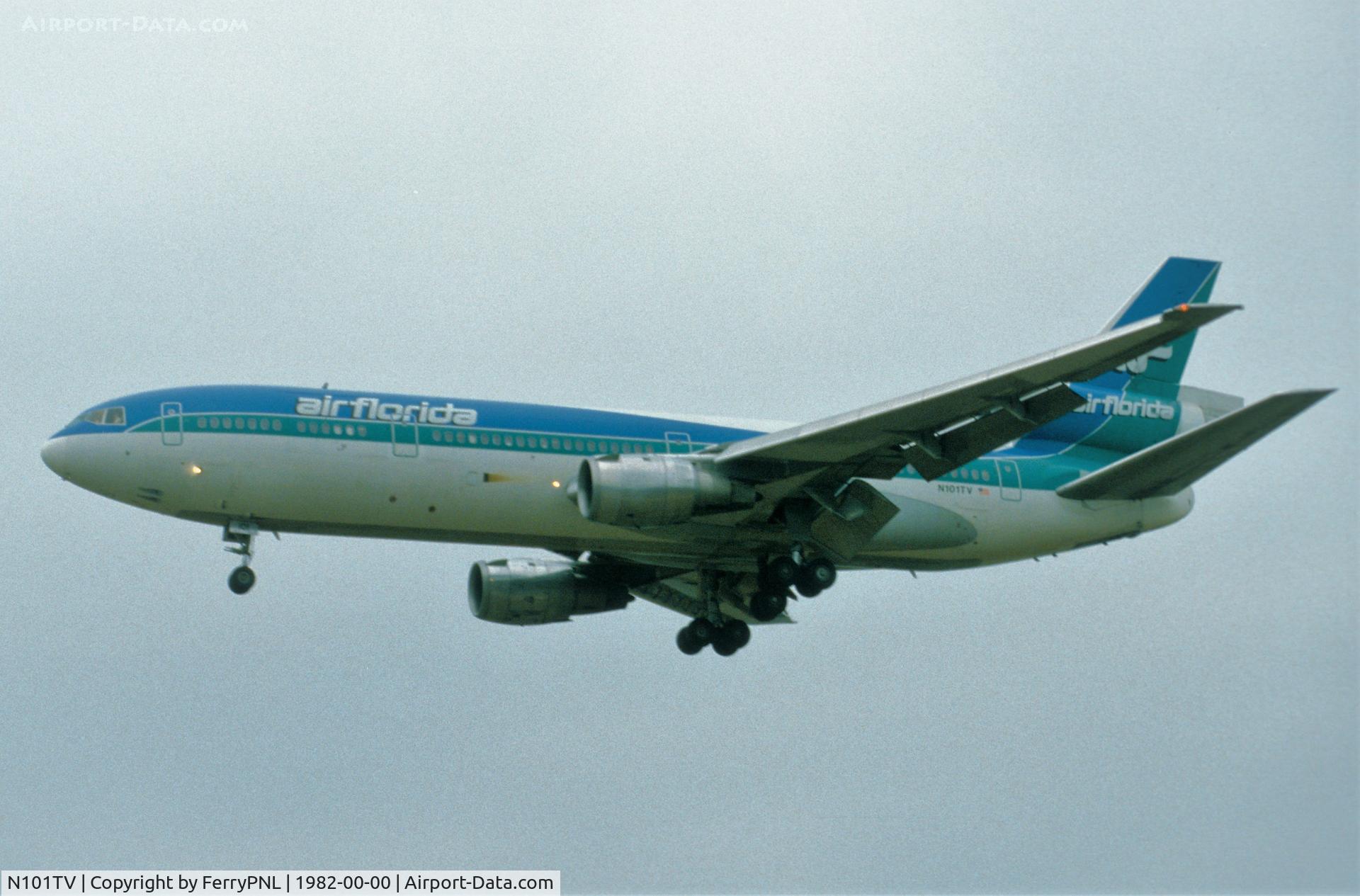 N101TV, 1973 McDonnell Douglas MD-10-30F C/N 46800, Air Florida DC-10-30 landing