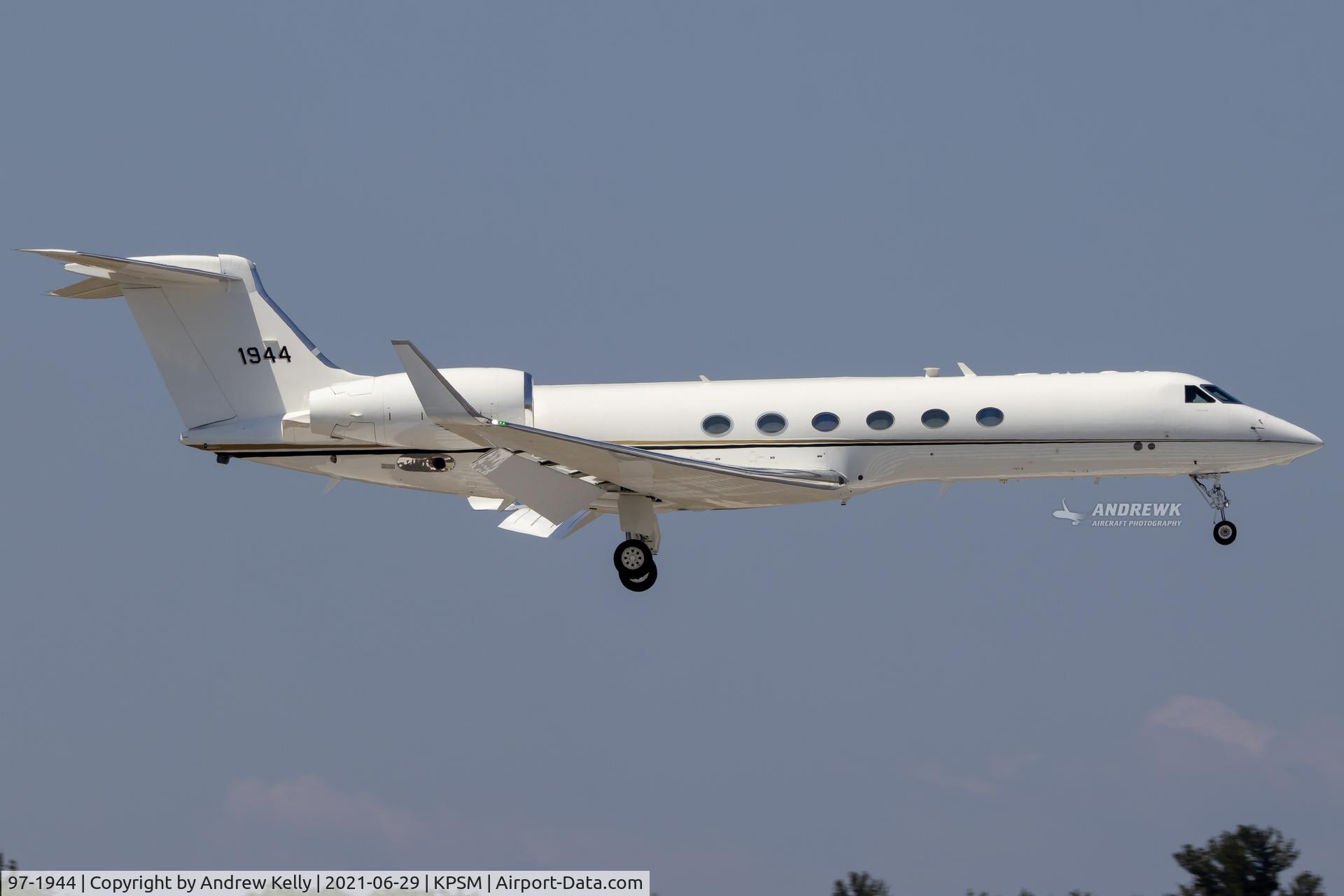 97-1944, 1997 Gulfstream Aerospace C-37A (Gulfstream V) C/N 566, FORGE94 at KPSM