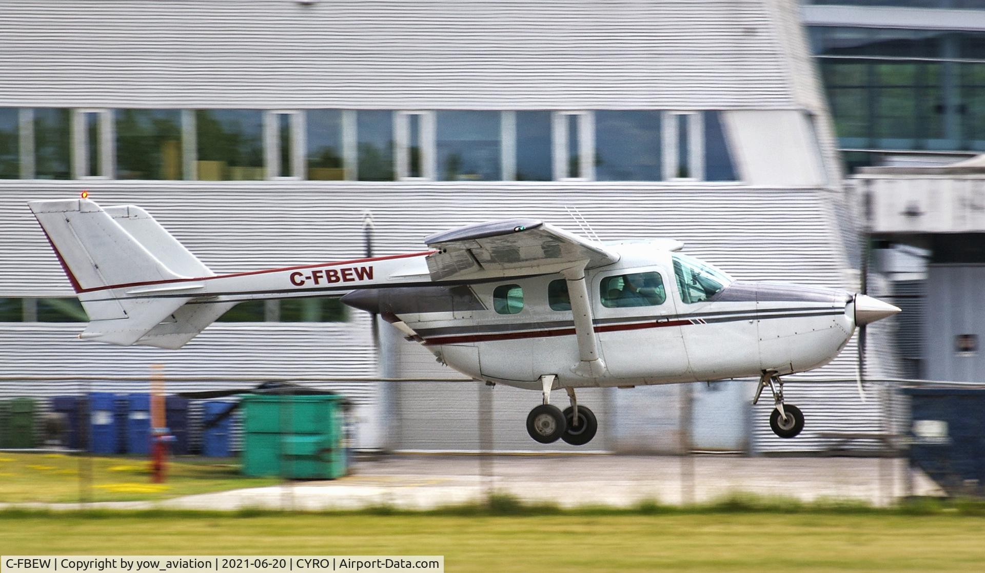 C-FBEW, Cessna 337G Super Skymaster C/N 33701528, C-FBEW departing runway 27 at Rockcliffe