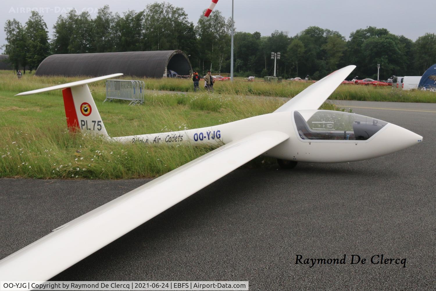 OO-YJG, 1977 Grob G-102 Astir CS Jeans C/N 2002, Static display at spottersday Florennes.