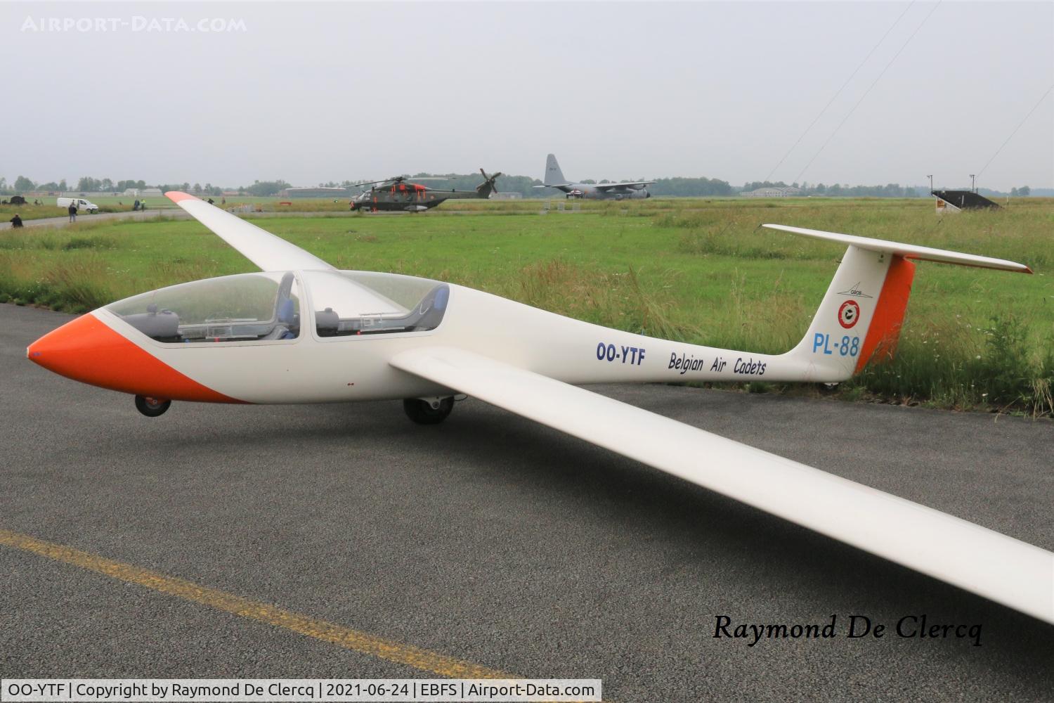 OO-YTF, 1981 Grob G-103 Twin Astir II C/N 3616, Static display at spottersday Florennes.