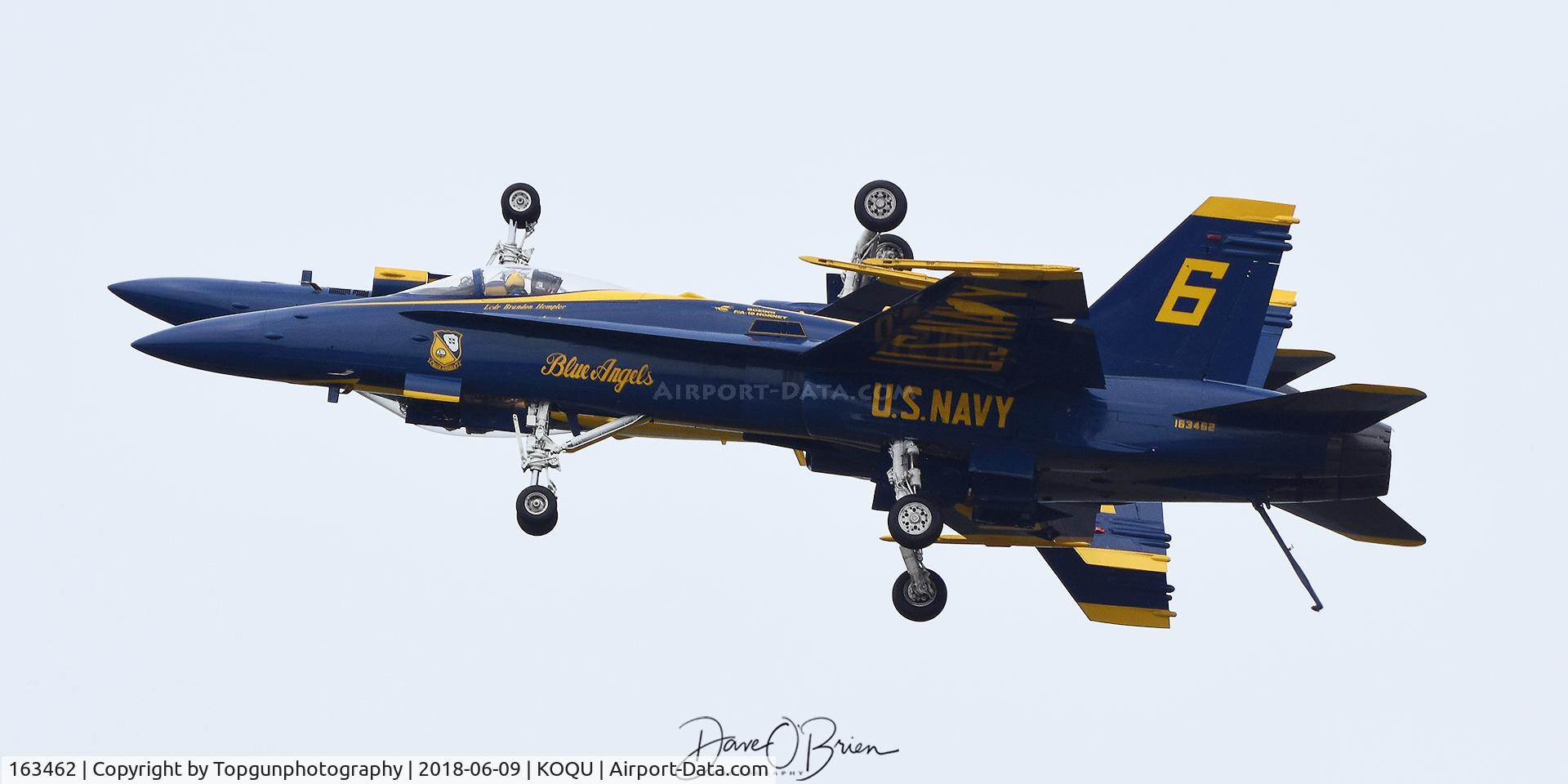 163462, 1988 McDonnell Douglas F/A-18C Hornet C/N 0683/C027, Solos pass