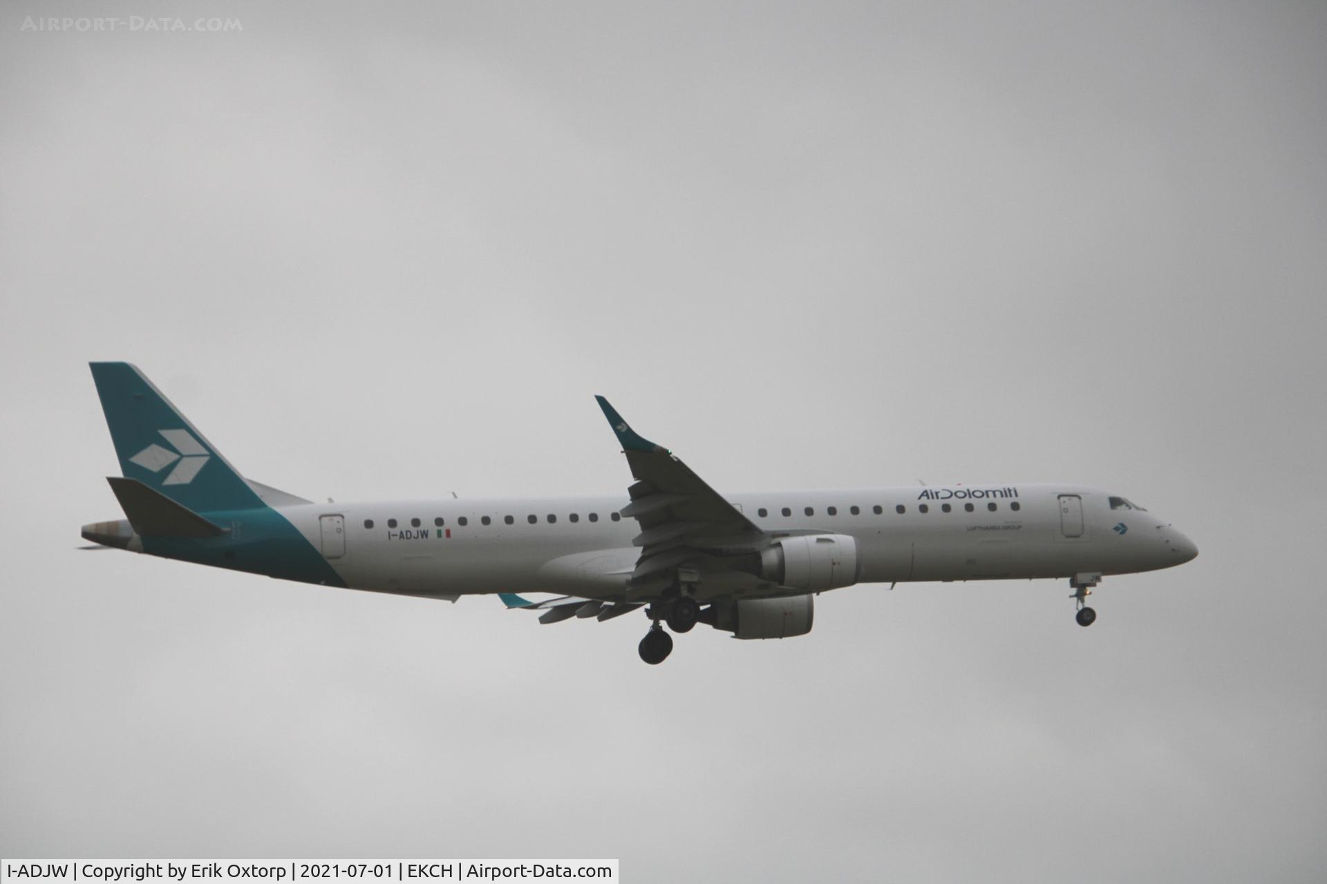 I-ADJW, 2009 Embraer 195LR (ERJ-190-200LR) C/N 19000297, I-ADJW landing rw 04L