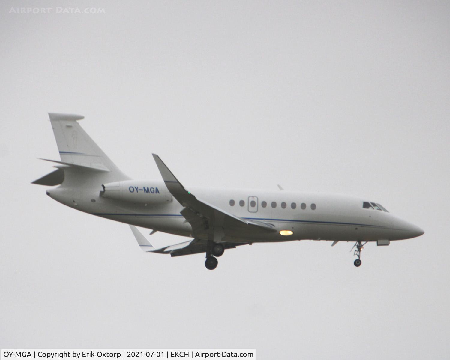 OY-MGA, 2015 Dassault Falcon 2000LX C/N 311, OY-MGA landing rw 04L