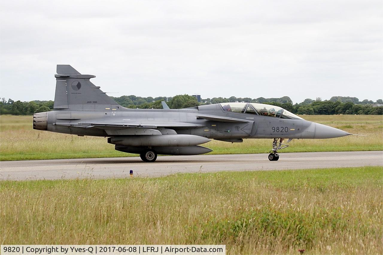 9820, 2005 Saab JAS-39D Gripen C/N 39820, Saab JAS-39D Gripen, Taxiing to flight line, Landivisiau Naval Air Base (LFRJ) Tiger Meet 2017