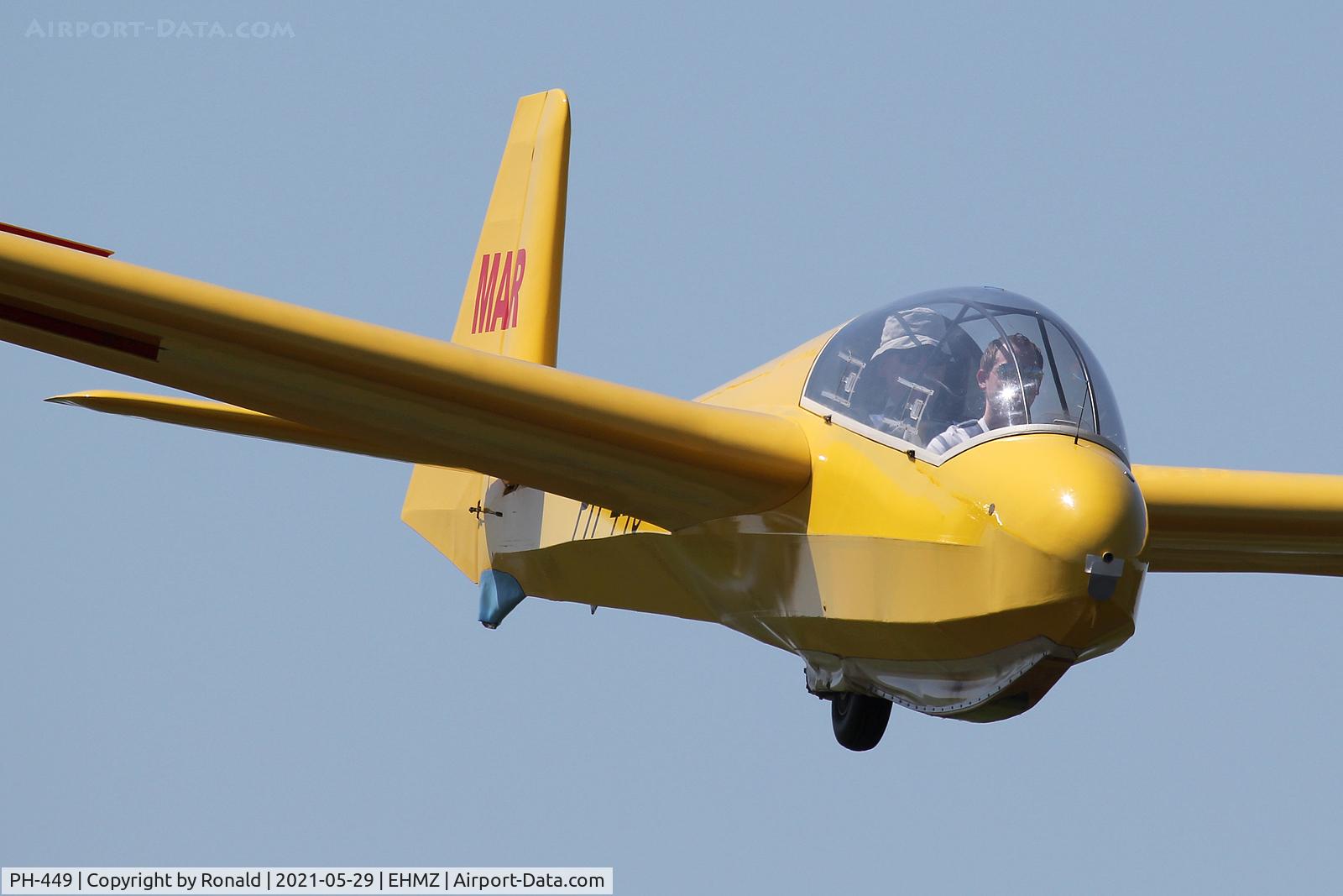 PH-449, Schleicher ASK-13 C/N 13413, at ehmz