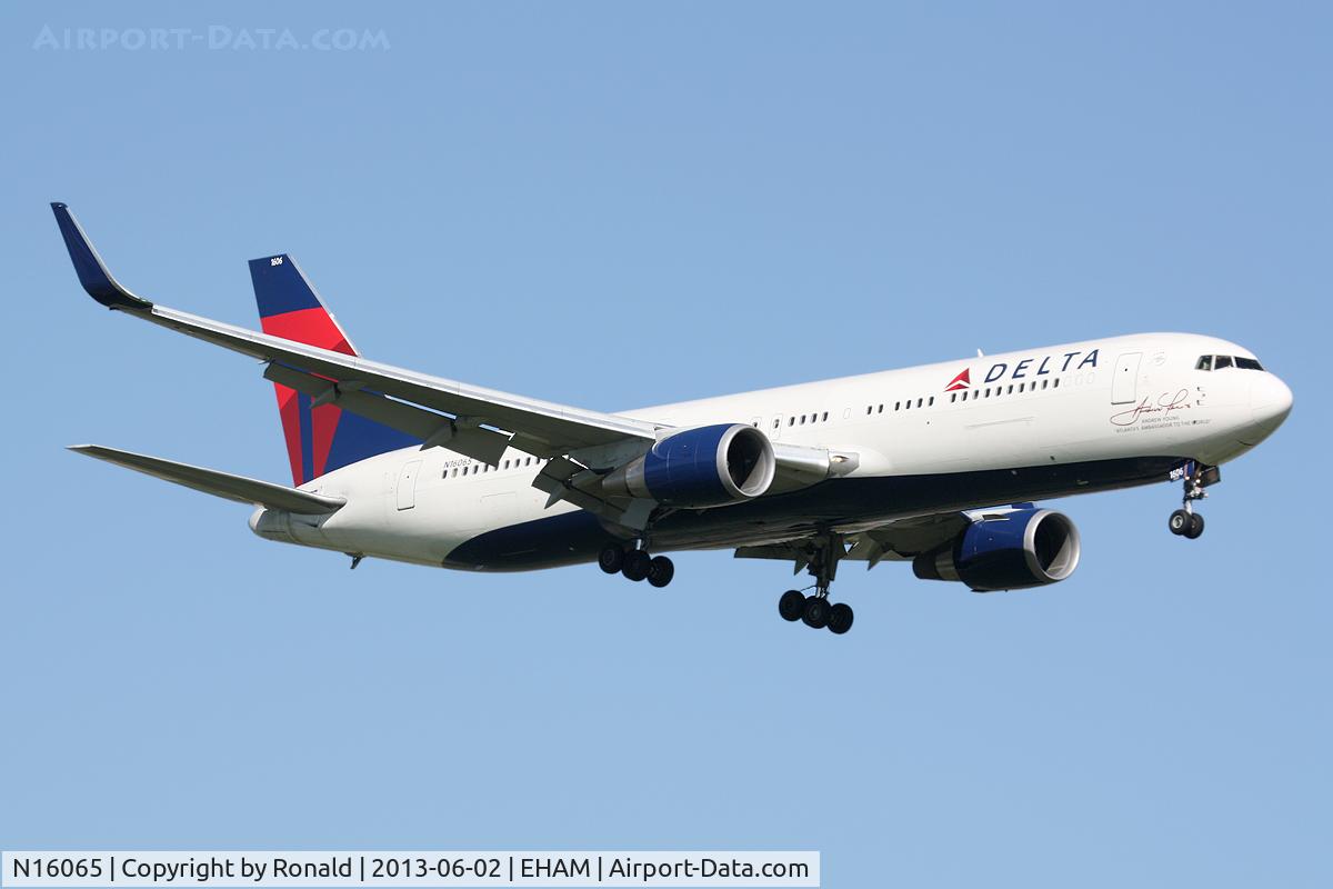 N16065, 1999 Boeing 767-332 C/N 30199, at spl