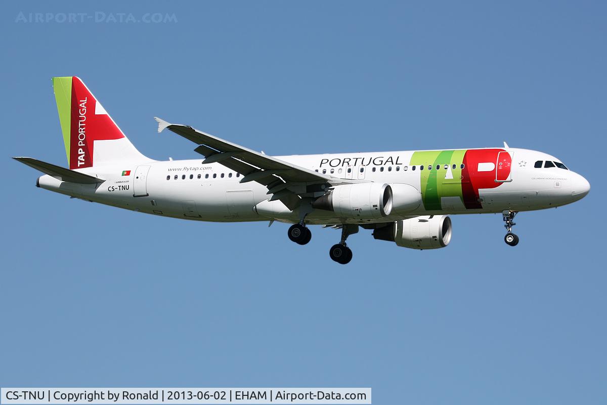 CS-TNU, 2009 Airbus A320-214 C/N 4106, at spl