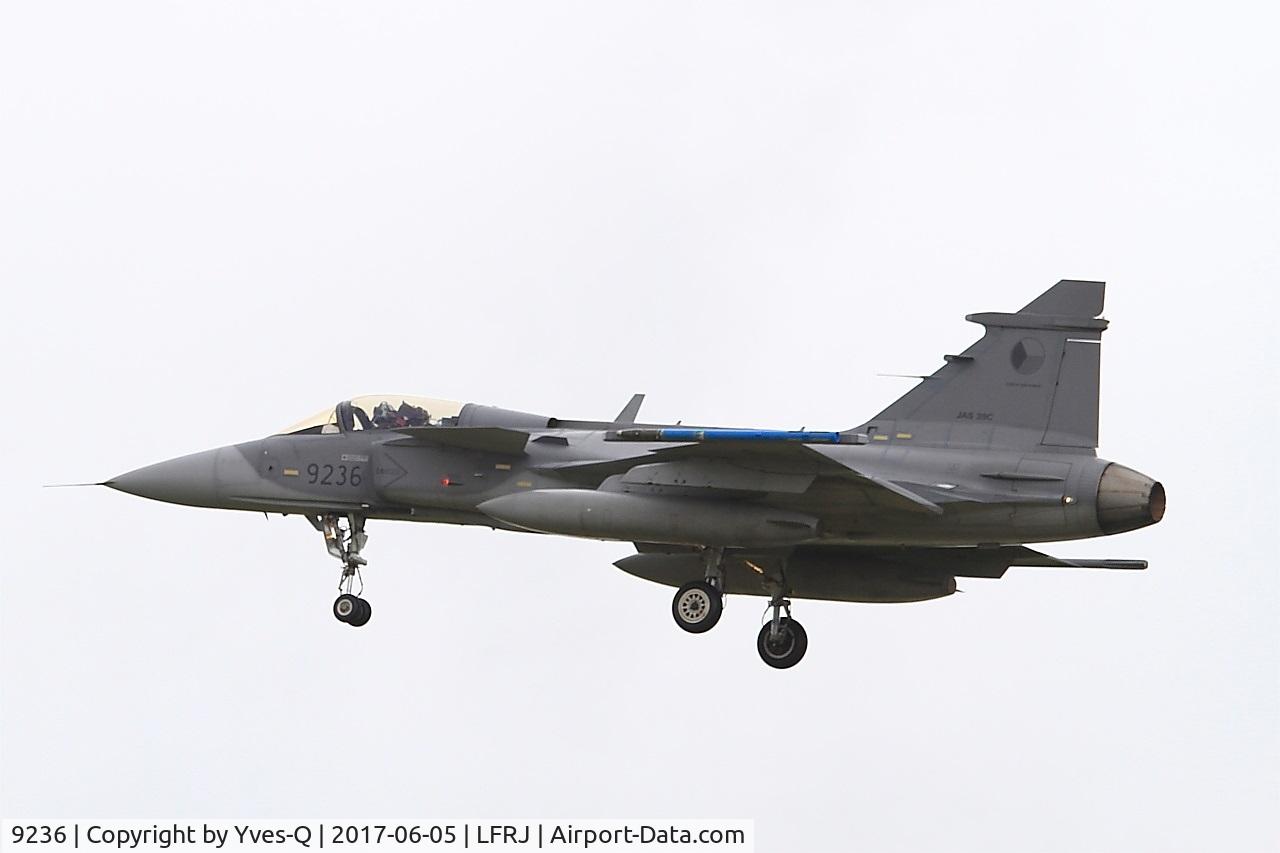 9236, Saab JAS-39C Gripen C/N 39236, Saab JAS-39C Gripen, On final rwy 26, Landivisiau Naval Air Base (LFRJ) Tiger Meet 2017