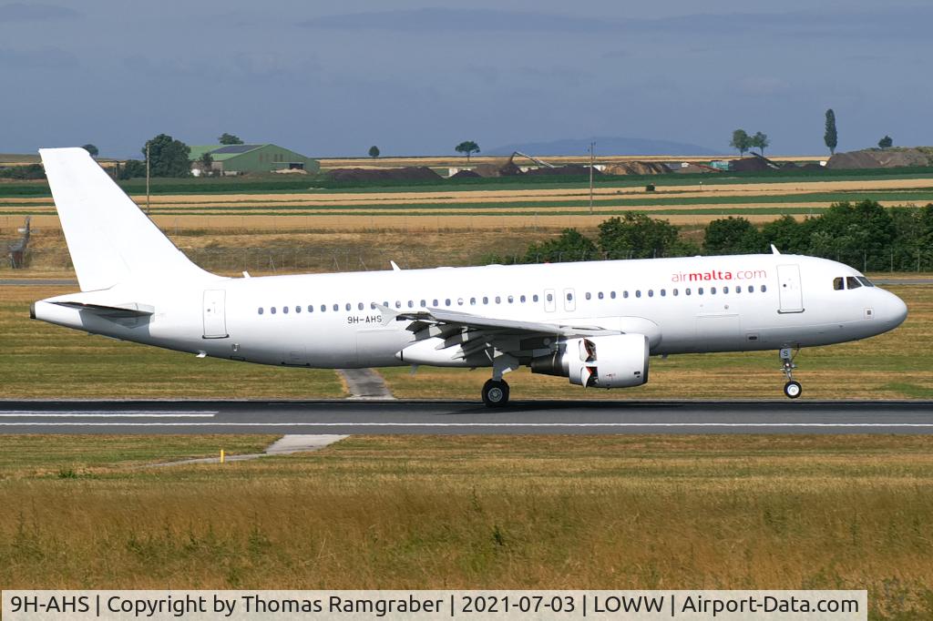 9H-AHS, 2012 Airbus A320-214 C/N 5086, Air Malta Airbus A320 all white + titles