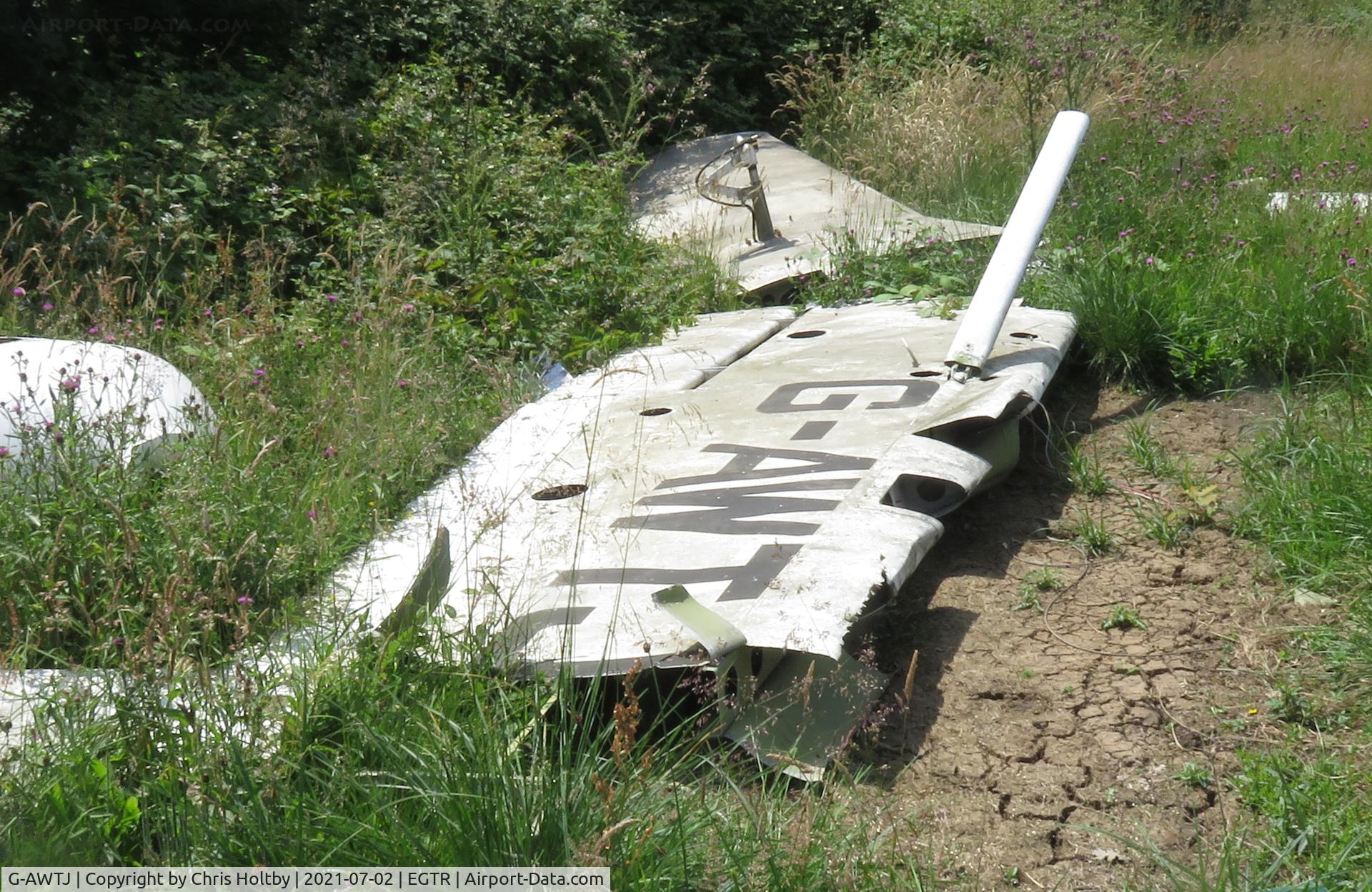 G-AWTJ, 1968 Reims F150J C/N 0419, In pieces in the Elstree graveyard