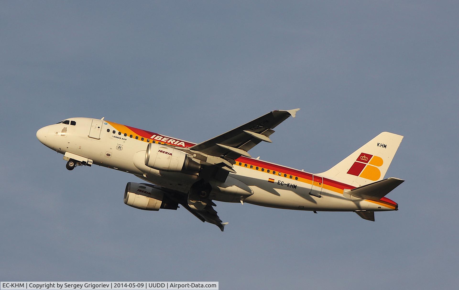 EC-KHM, 2007 Airbus A319-111 C/N 3209, Takeoff from 32L Domodedovo UUDD / DME (Moscow, RF)