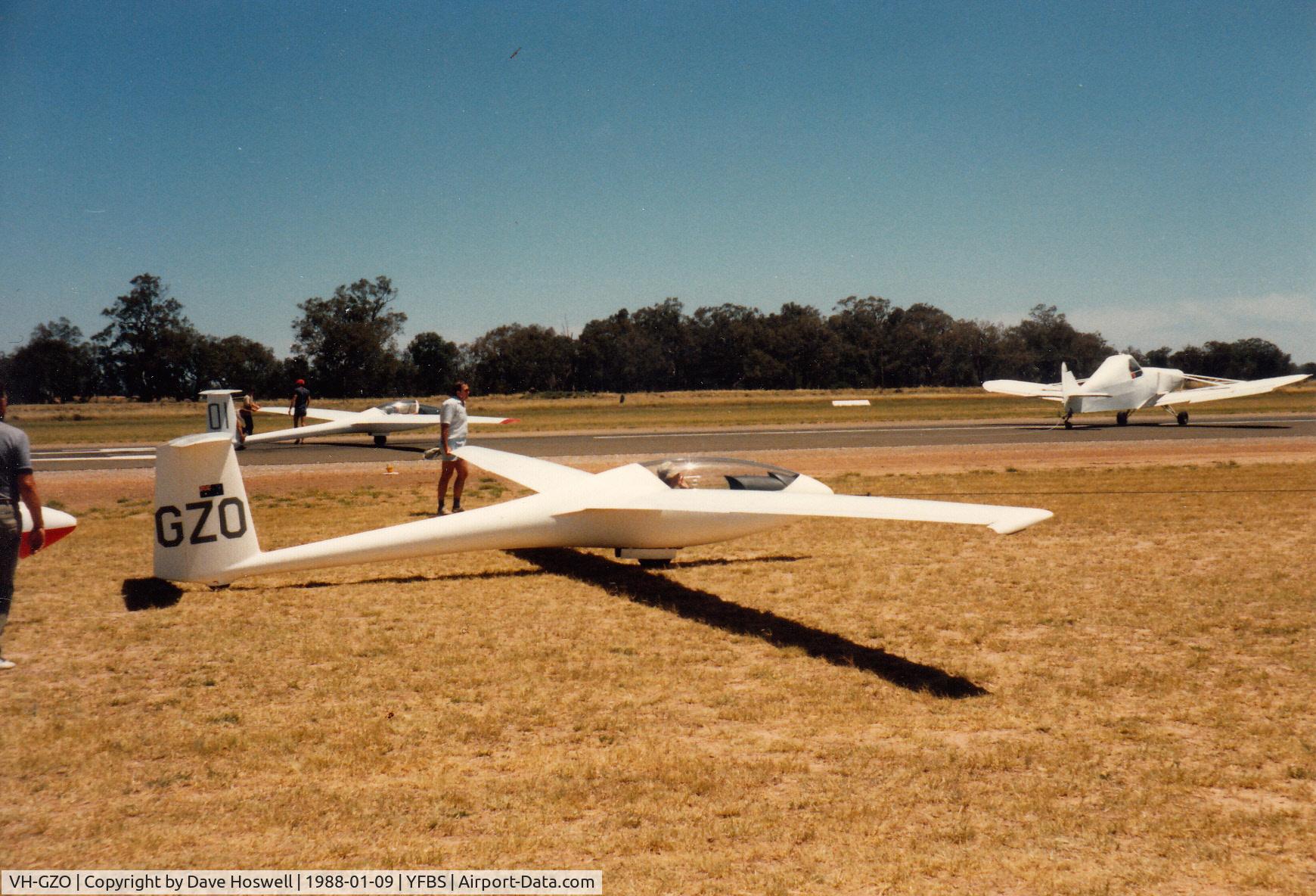 VH-GZO, 1977 Glasflugel 303 Mosquito C/N 63, VH-GZO at Forbes, NSW during the 1988 National Gliding Championships. January 1988.