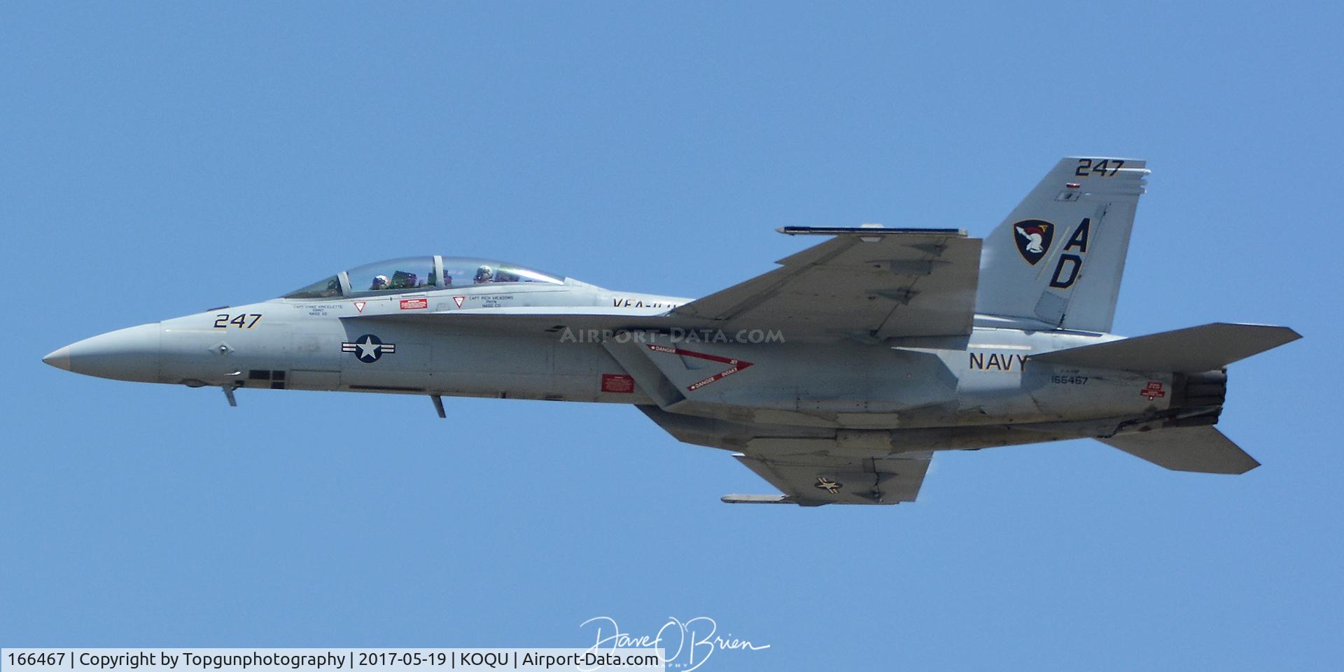166467, Boeing F/A-18F Super Hornet C/N F102, GLADIATOR1 on his high speed pass