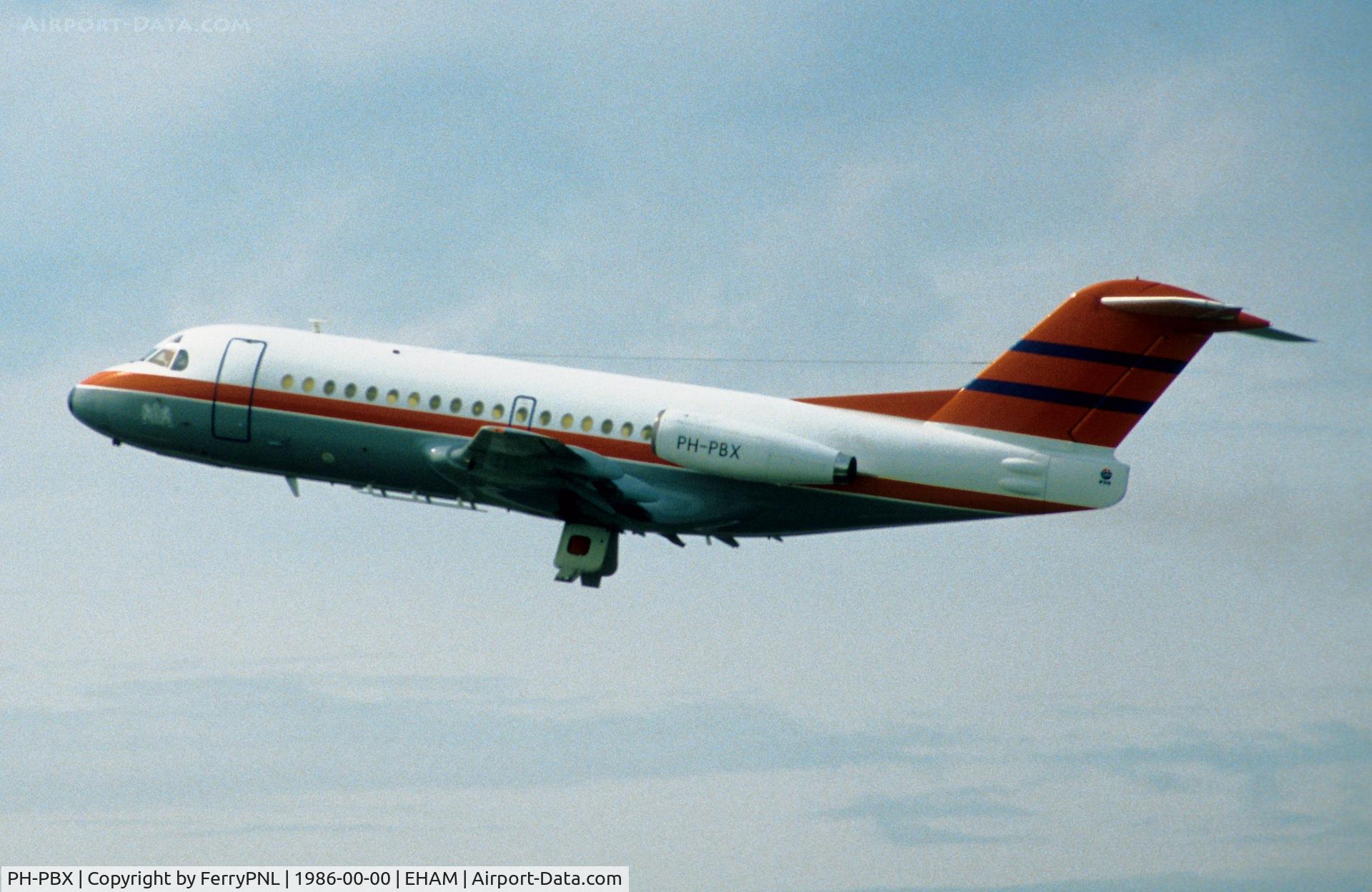 PH-PBX, 1972 Fokker F.28-1000 Fellowship C/N 11045, Dutch government F28 getting airborne