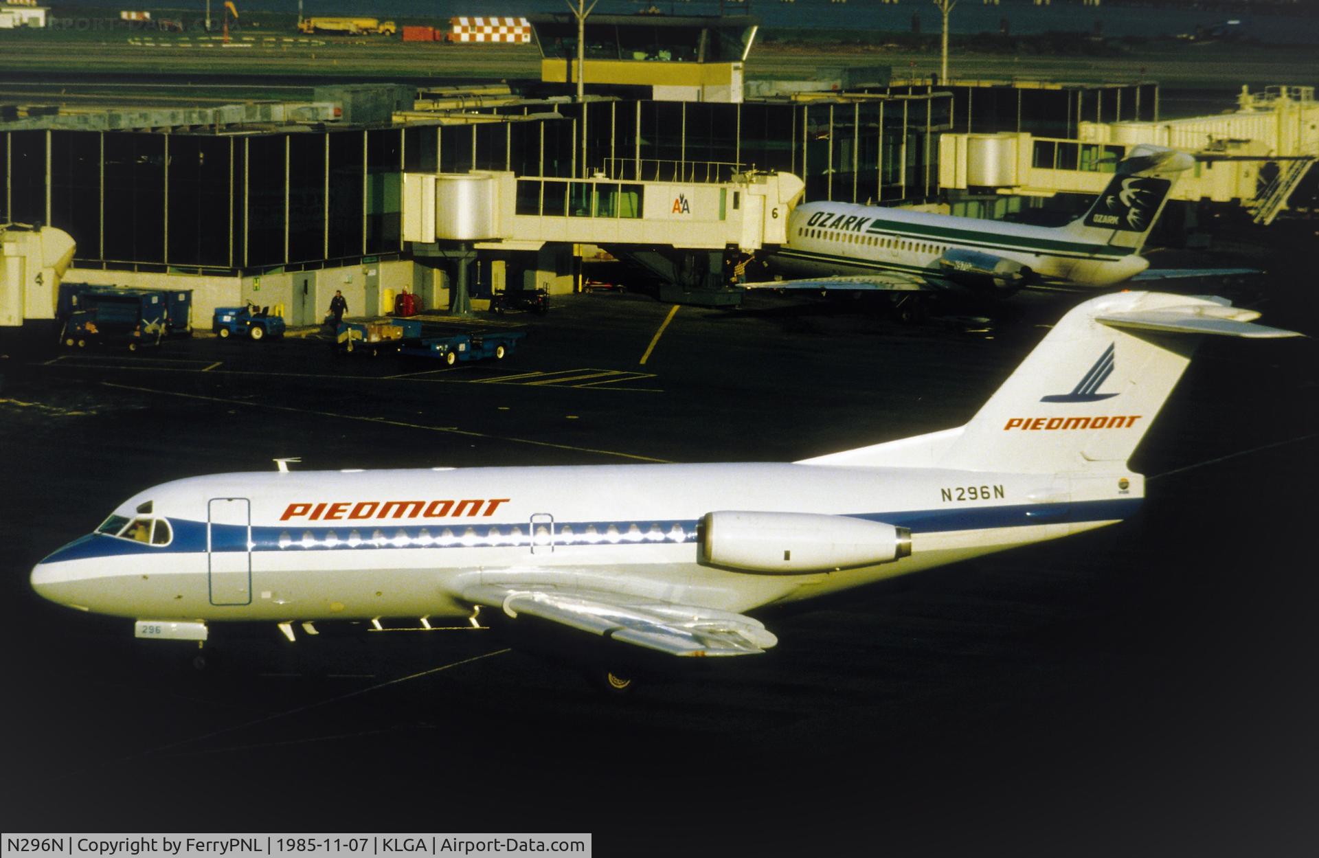 N296N, 1975 Fokker F.28-1000 Fellowship C/N 11096, Piedmont F28