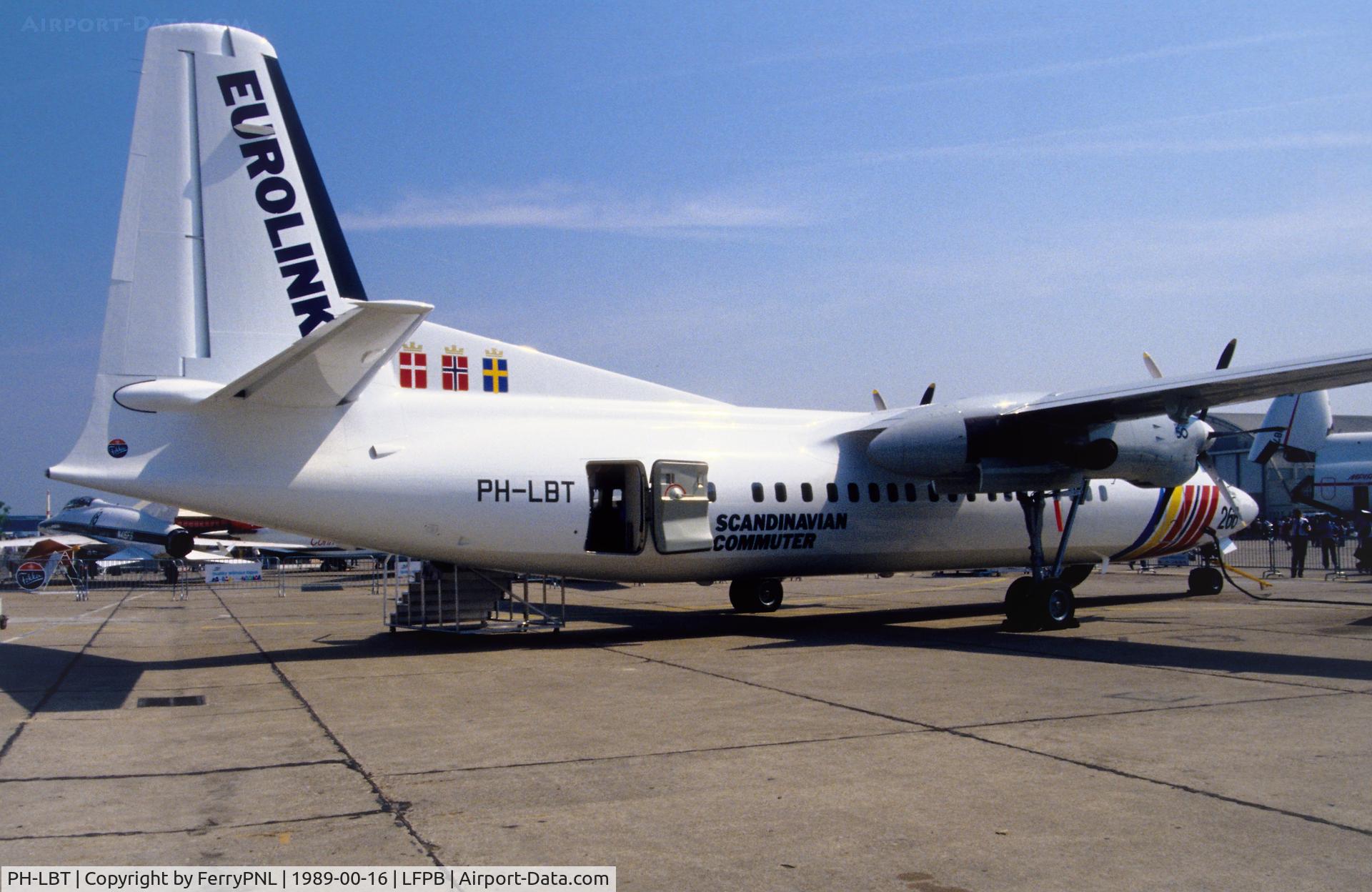 PH-LBT, 1989 Fokker 50 C/N 20159, Fokker demonstrator at the Paris airshow in SAS livery