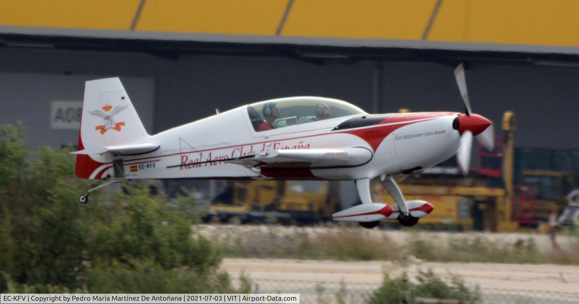 EC-KFV, 2007 Extra EA-300/200 C/N 1038, Aeropuerto de Foronda - Vitoria-Gasteiz - Euskadi - España