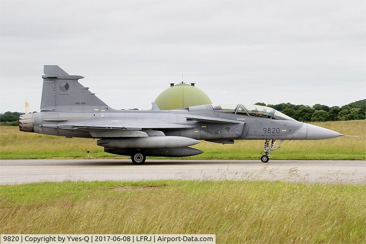 9820, 2005 Saab JAS-39D Gripen C/N 39820, Saab JAS-39D Gripen, Taxiing to flight line, Landivisiau Naval Air Base (LFRJ) Tiger Meet 2017