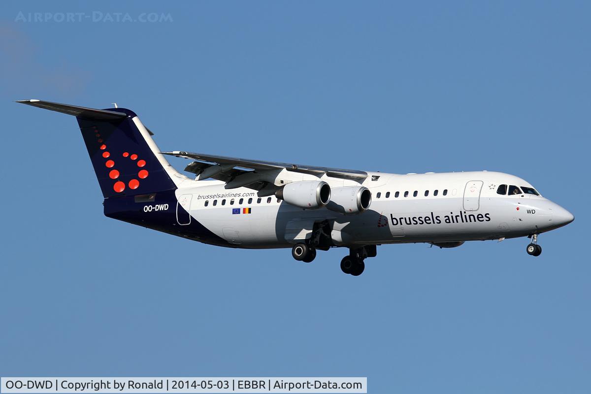OO-DWD, 1998 British Aerospace Avro 146-RJ100 C/N E3324, at bru