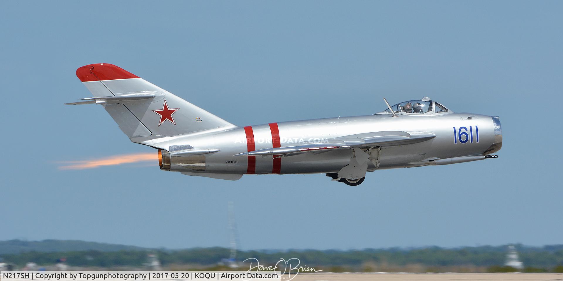 N217SH, 1959 PZL-Mielec Lim-5 (MiG-17F) C/N 1C1611, Randy Ball departs in his MIG 17