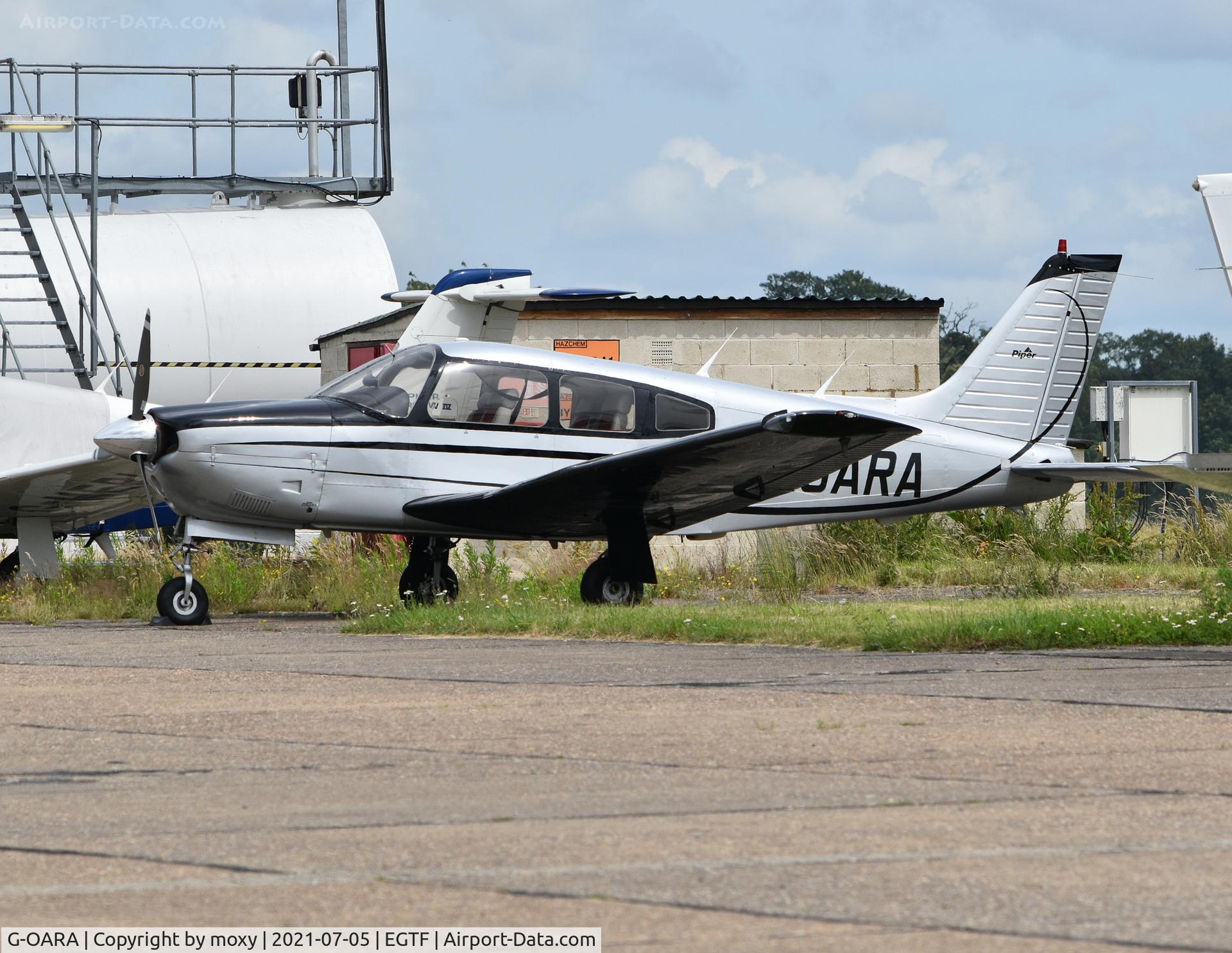 G-OARA, 1988 Piper PA-28R-201 Cherokee Arrow III C/N 2837002, Synergy Piper PA-28R-201 Cherokee Arrow III at Fairoaks. Ex N802ND