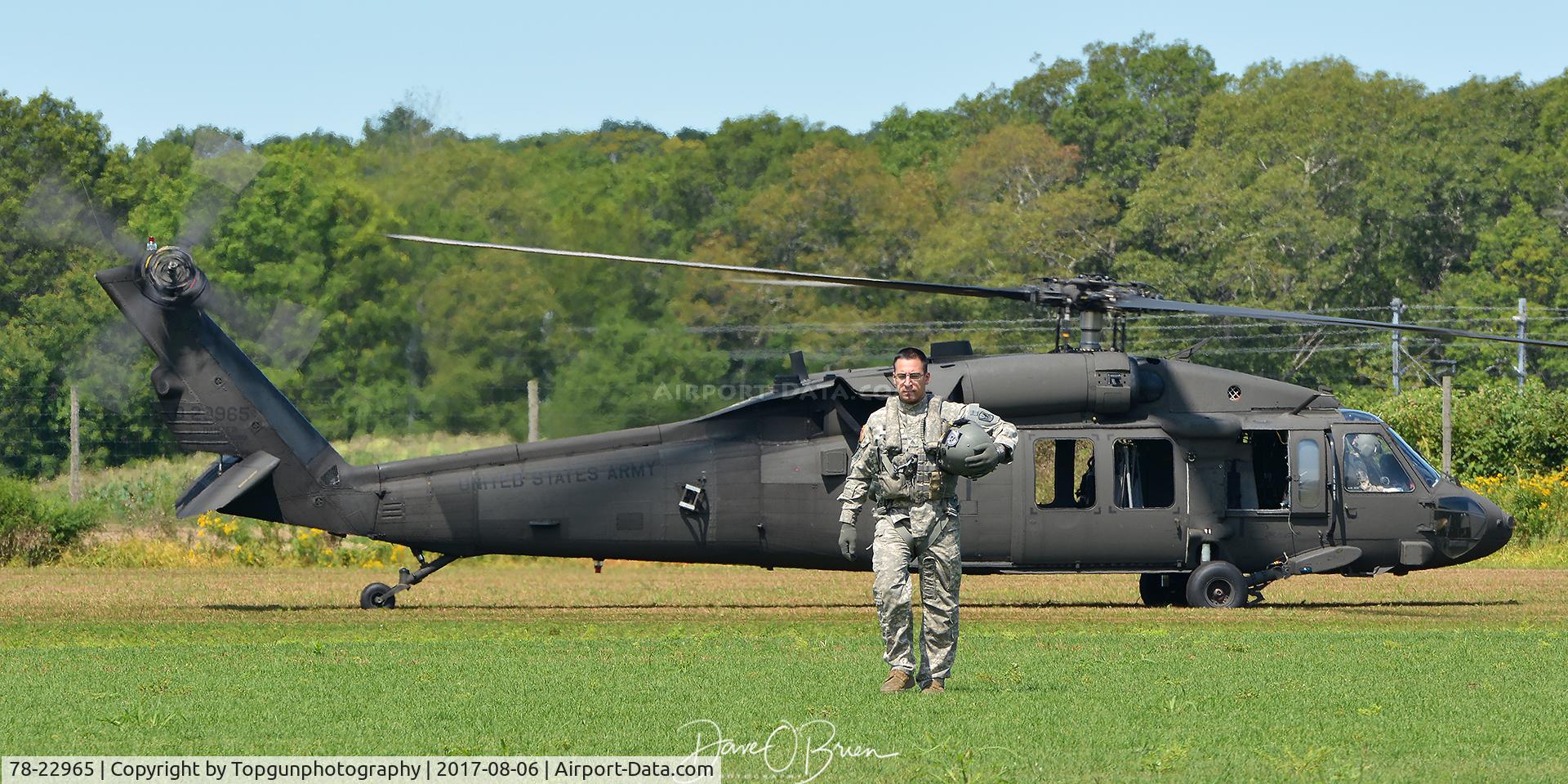 78-22965, 1979 Sikorsky UH-60A Black Hawk C/N 70028, Flight Engineer coming to get the next batch of media