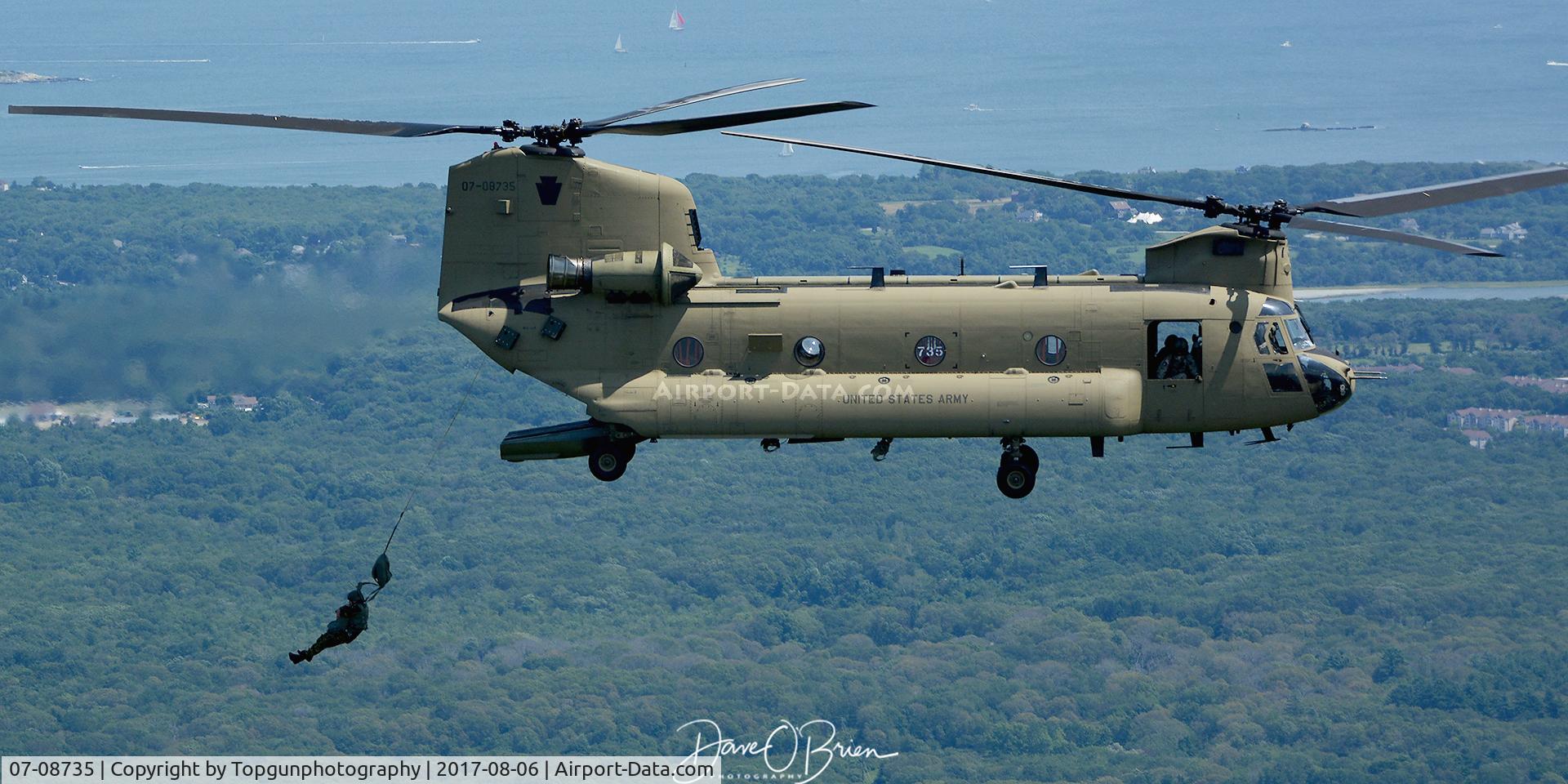 07-08735, 2008 Boeing CH-47F Chinook C/N M8735, Over the drop zone
