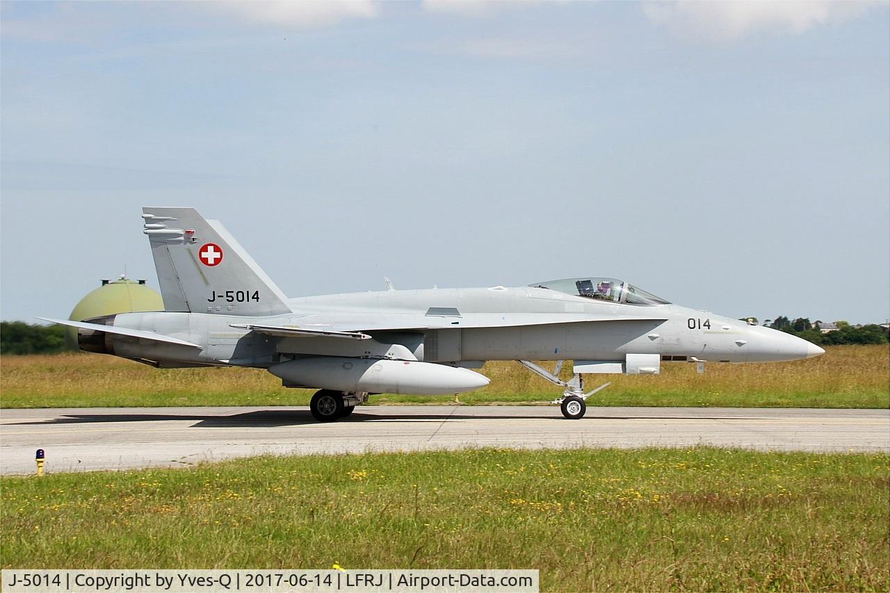 J-5014, McDonnell Douglas F/A-18C Hornet C/N 1359, McDonnell Douglas FA-18C Hornet, Taxiing to flight line, Landivisiau Naval Air Base (LFRJ) Tiger Meet 2017