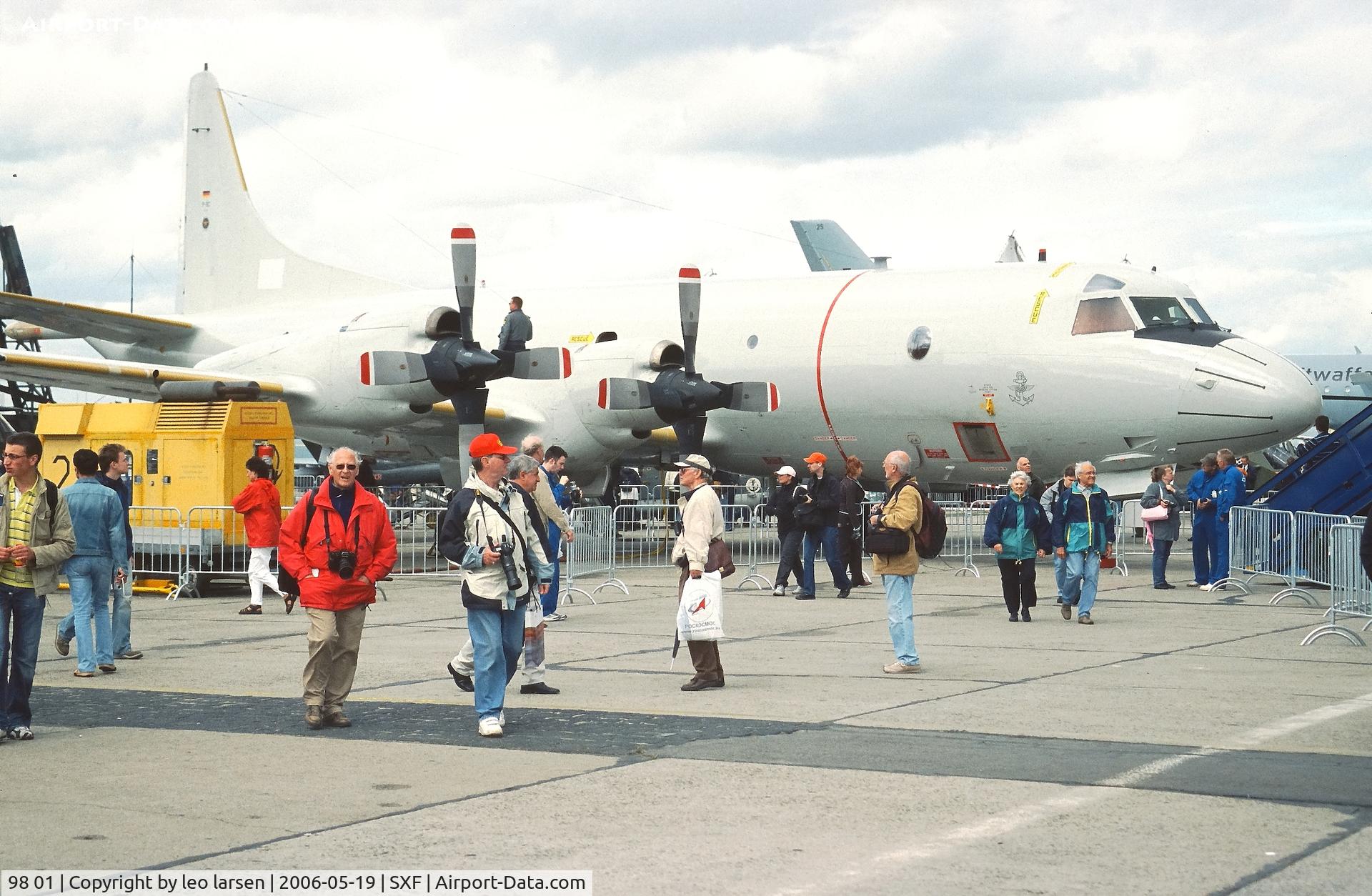 98 01, Lockheed P-3C Orion C/N 285E-5745, Berlin ILA 19.5.2006