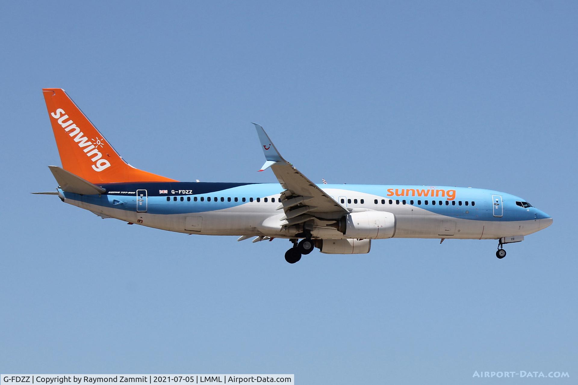 G-FDZZ, 2011 Boeing 737-8K5 C/N 37262, B737-800 G-FDZZ in TUI Fly special colours