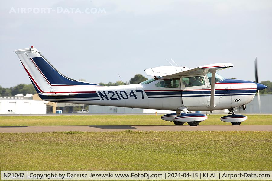 N21047, 1972 Cessna 182P Skylane C/N 18261380, Cessna 182P Skylane  C/N 18261380, N21047