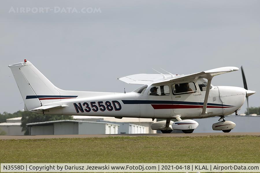 N3558D, 2001 Cessna 172S C/N 172S8868, Cessna 172S Skyhawk  C/N 172S8868 , N3558D