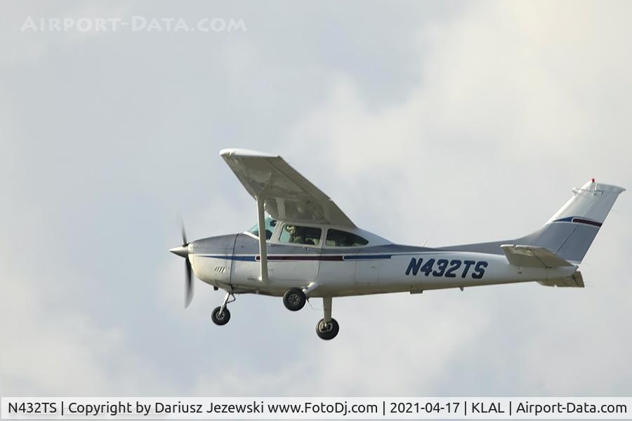 N432TS, 1981 Cessna 182R Skylane C/N 18267862, Cessna 182R Skylane  C/N 18267862, N432TS
