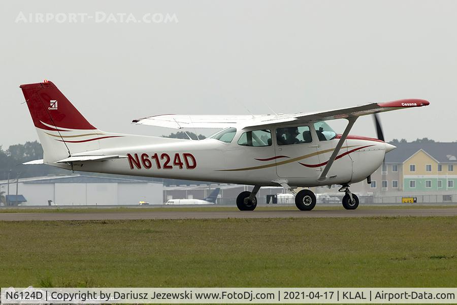 N6124D, 1979 Cessna 172N C/N 17272608, Cessna 172N Skyhawk  C/N 17272608, N6124D