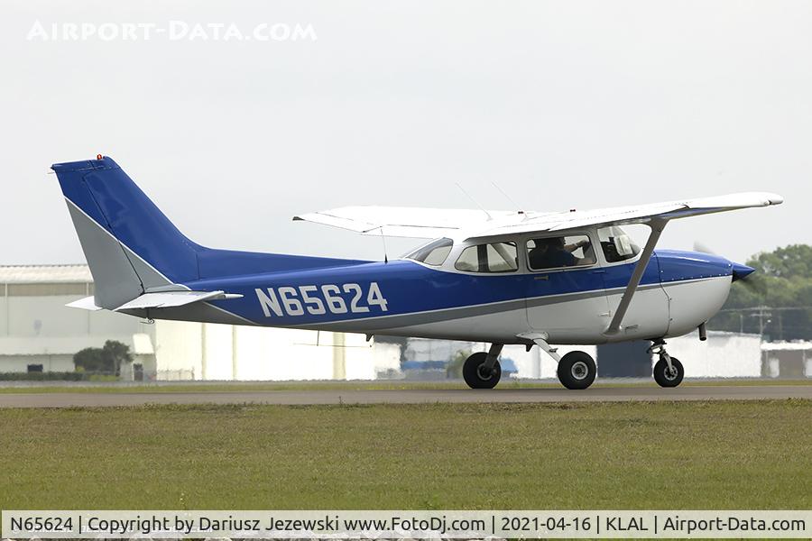 N65624, 1982 Cessna 172P C/N 17275789, Cessna 172P Skyhawk  C/N 17275789, N65624