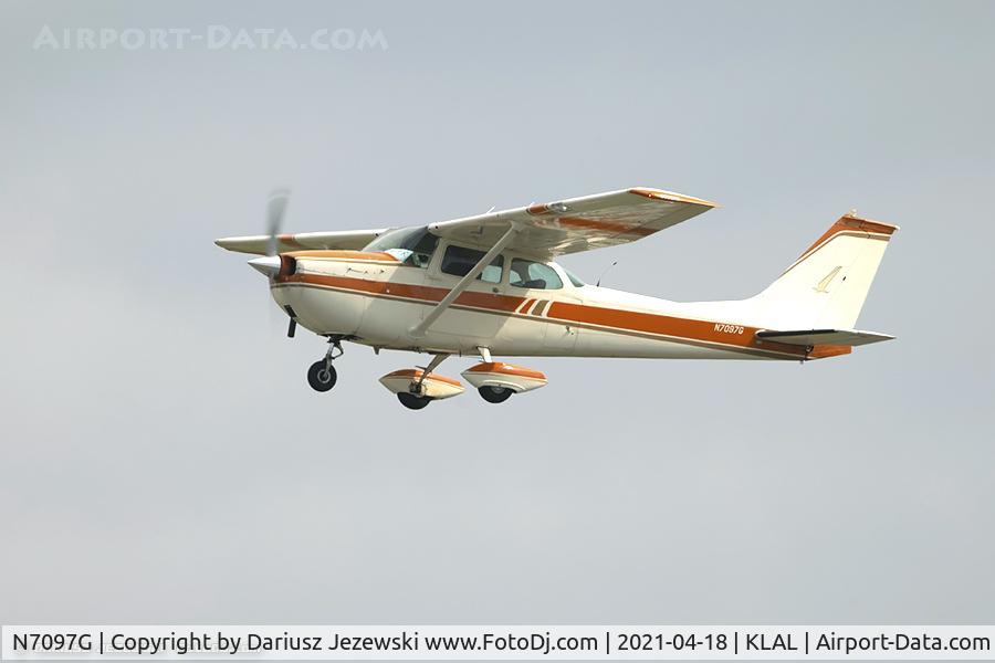 N7097G, 1969 Cessna 172K Skyhawk C/N 17258797, Cessna 172K Skyhawk  C/N 17258797, N7097G